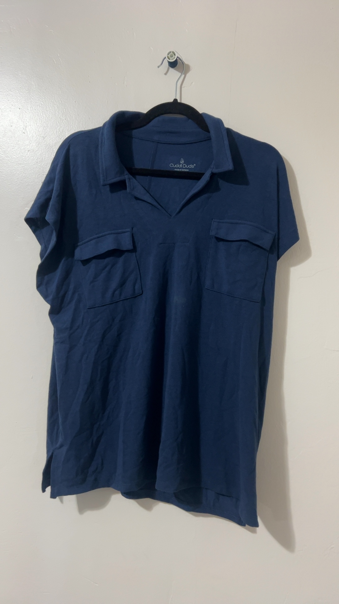 Cuddl Duds Women's Navy V-Neck Short Sleeve Pocket Top Large