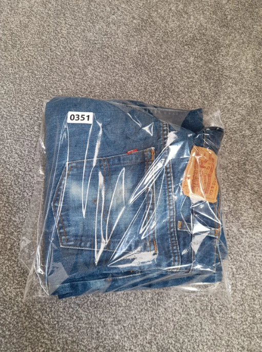 Levi's Red Tab Blue Denim Jeans Classic Fit Men's Red Tab 37" image 2