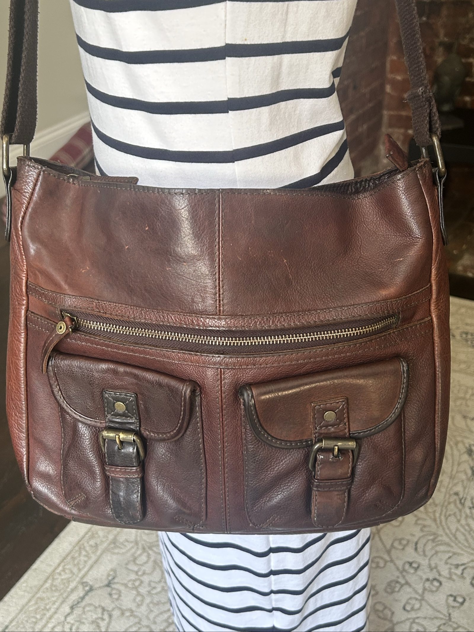 Fatface Leather Shoulder Crossbody Bag Medium image 4