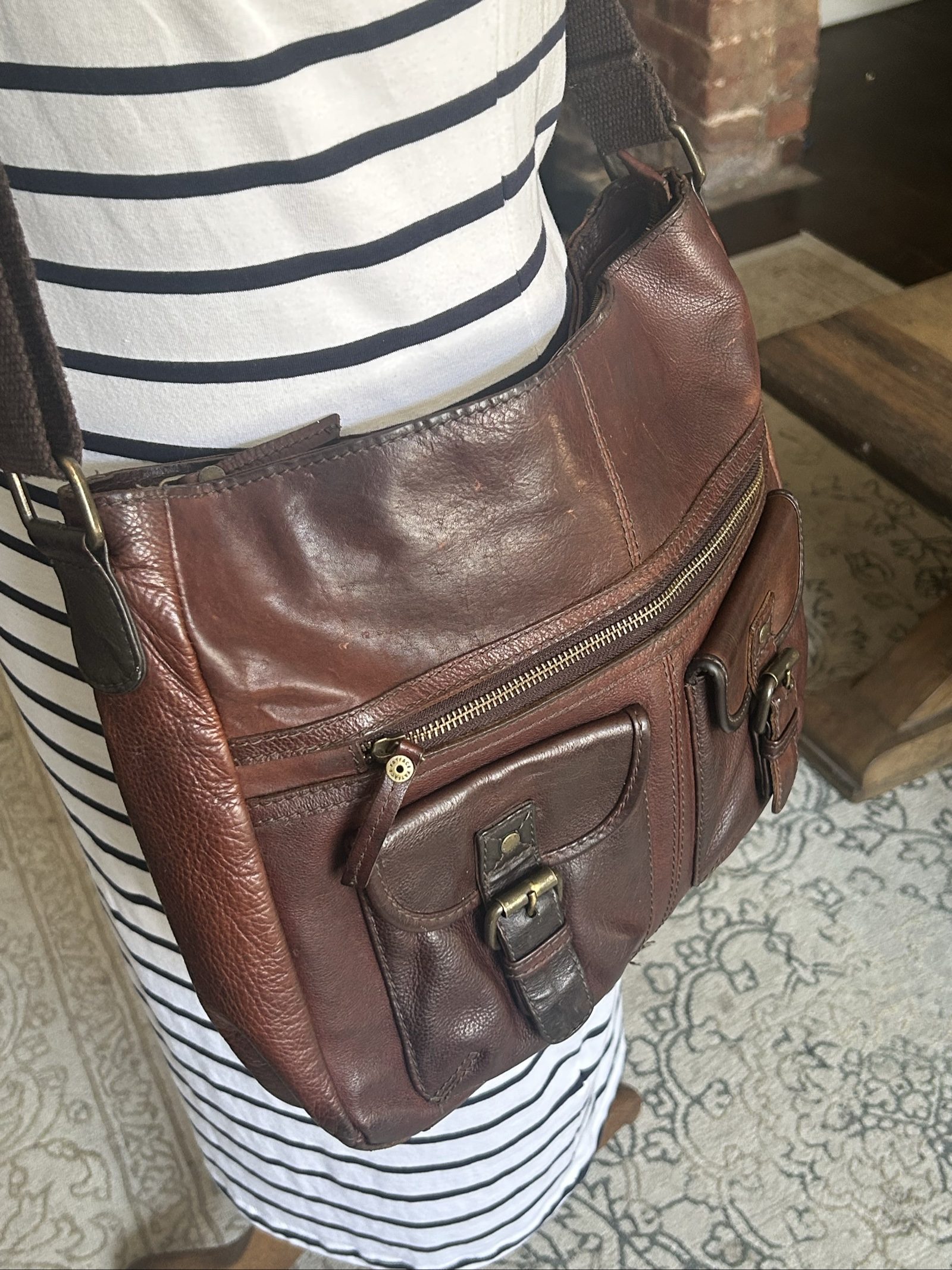 Fatface Leather Shoulder Crossbody Bag Medium image 5
