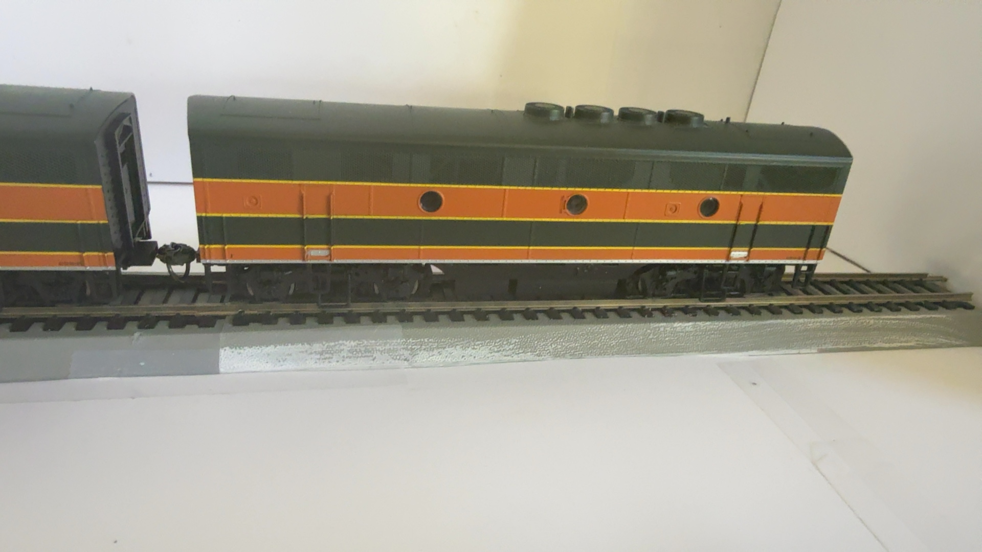 Proto 1000 Series Great Northern HO Scale F3A & F3B Locomotive Train Set image 2