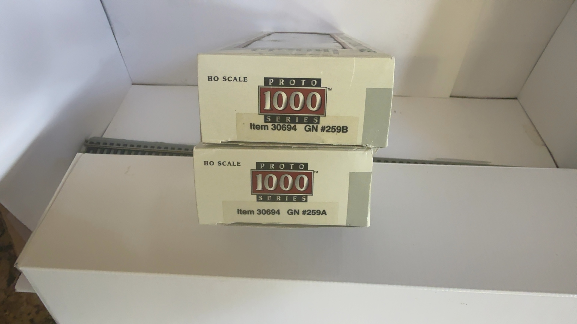 Proto 1000 Series Great Northern HO Scale F3A & F3B Locomotive Train Set image 6