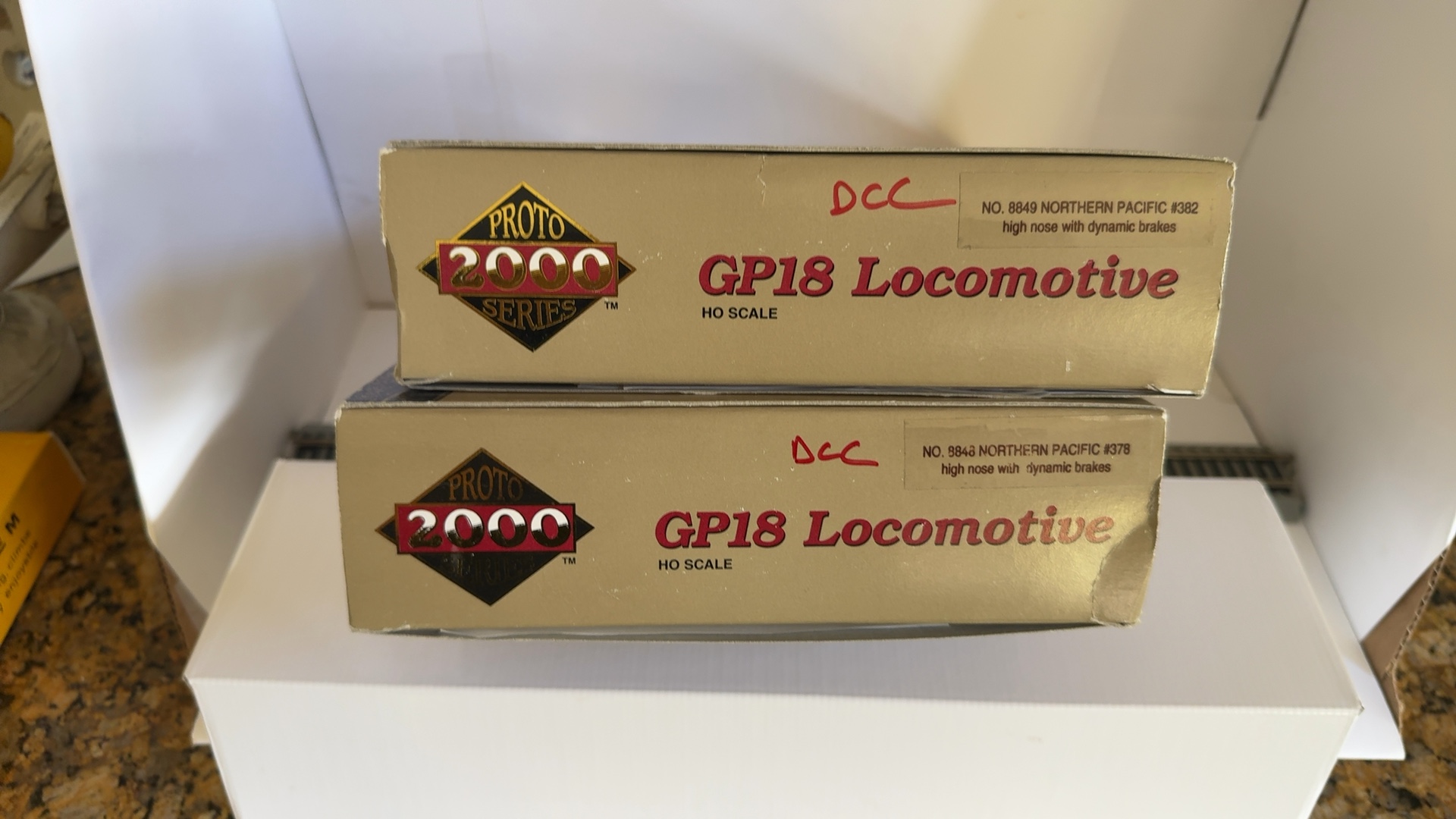 Proto 2000 Northern Pacific Black & Yellow GP18 Locomotive HO Scale DCC image 4
