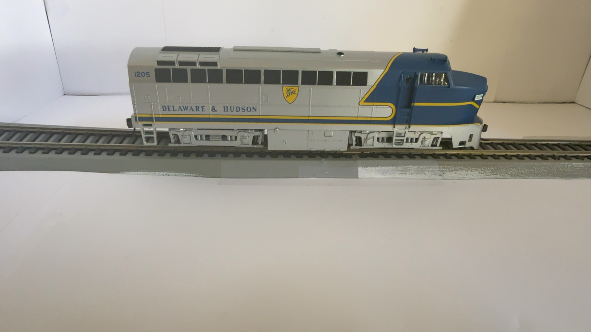 Delaware & Hudson Blue Grey Model Train Locomotive 1205 HO Scale image 2