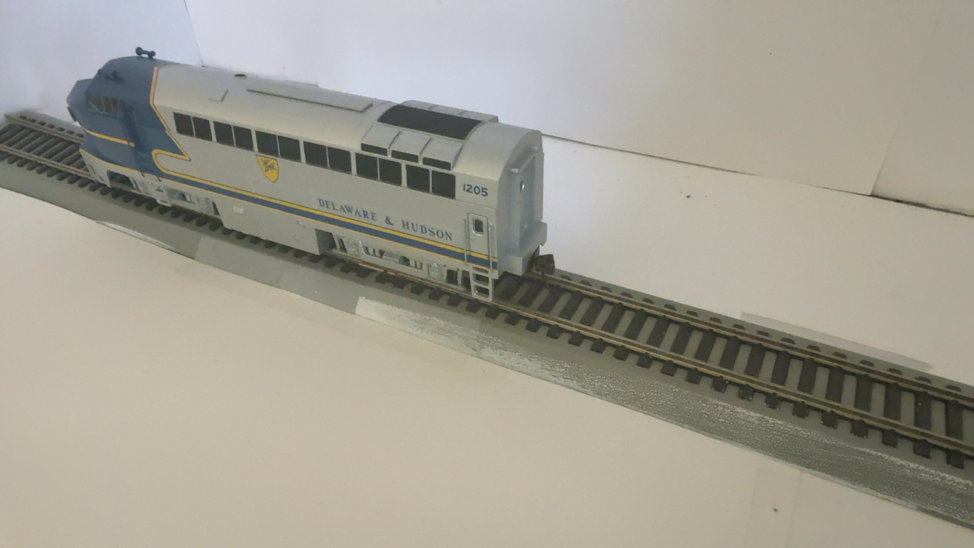 Delaware & Hudson Blue Grey Model Train Locomotive 1205 HO Scale image 3