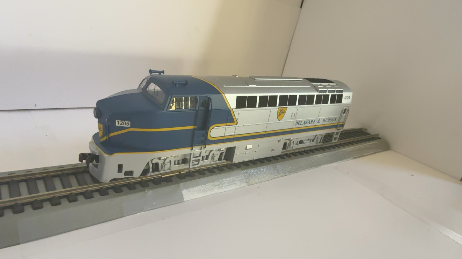 Delaware & Hudson Blue Grey Model Train Locomotive 1205 HO Scale image 6