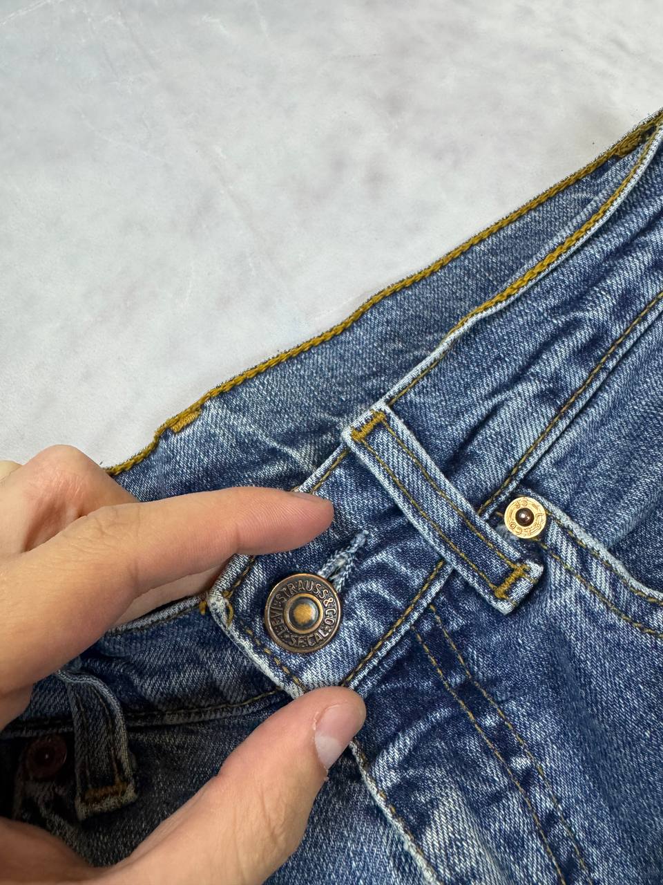 Levi's Blue Denim Jeans 28 Waist Vintage Style image 7