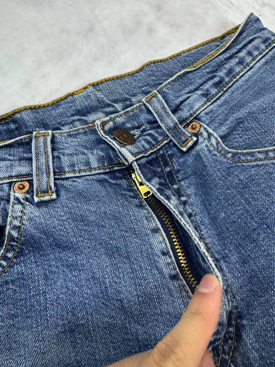 Levi's Blue Denim Jeans 28 Waist Vintage Style image 9