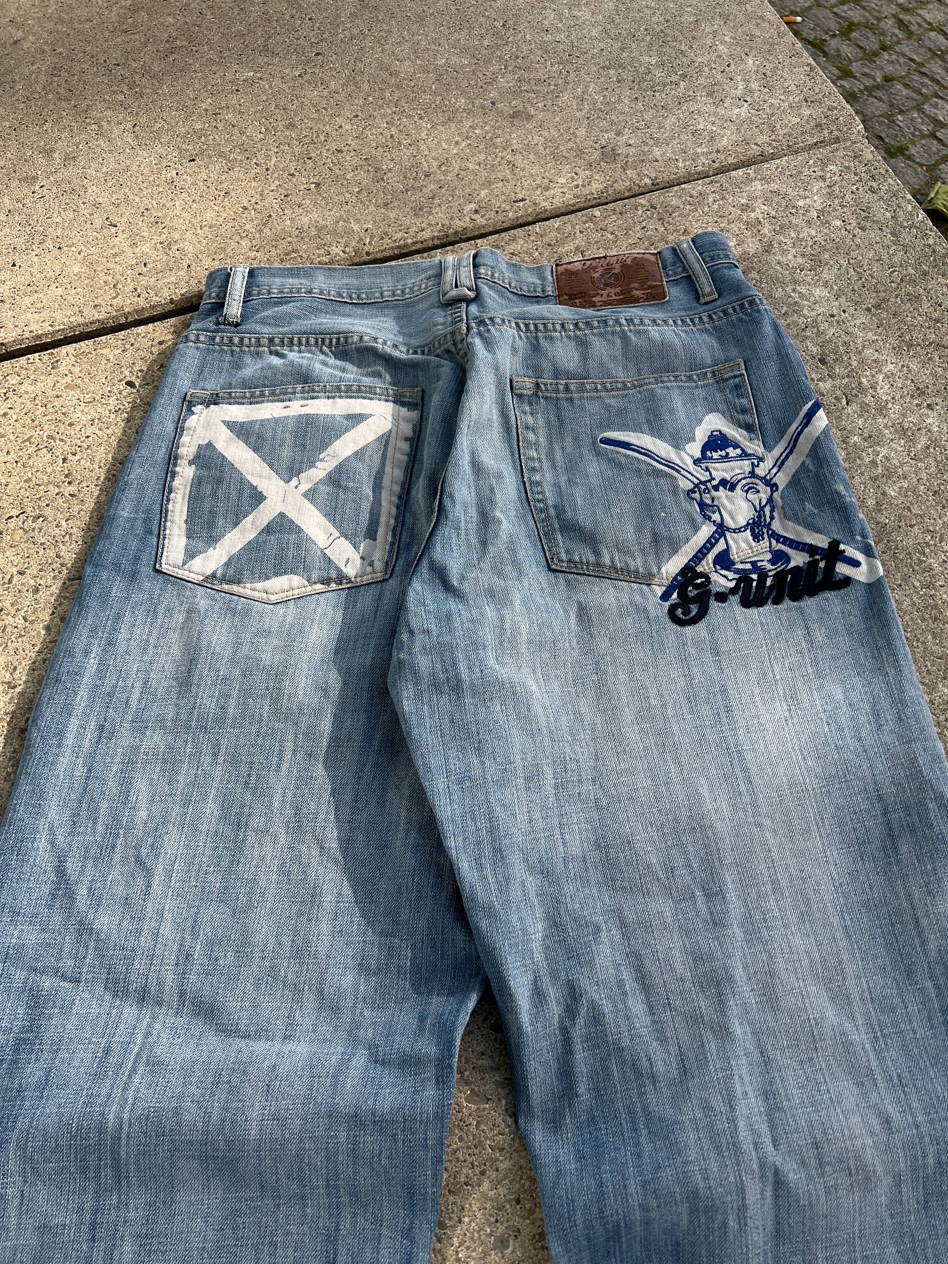 G-Unit Light Blue Denim Jeans 33 with Back Pocket Designs image 3