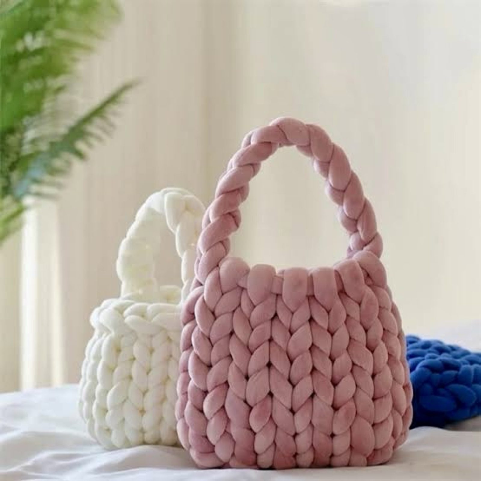 Luxe Chunky Knit Crochet Bag Peach Pink Small Soft Woven Fashion Handbag image 2