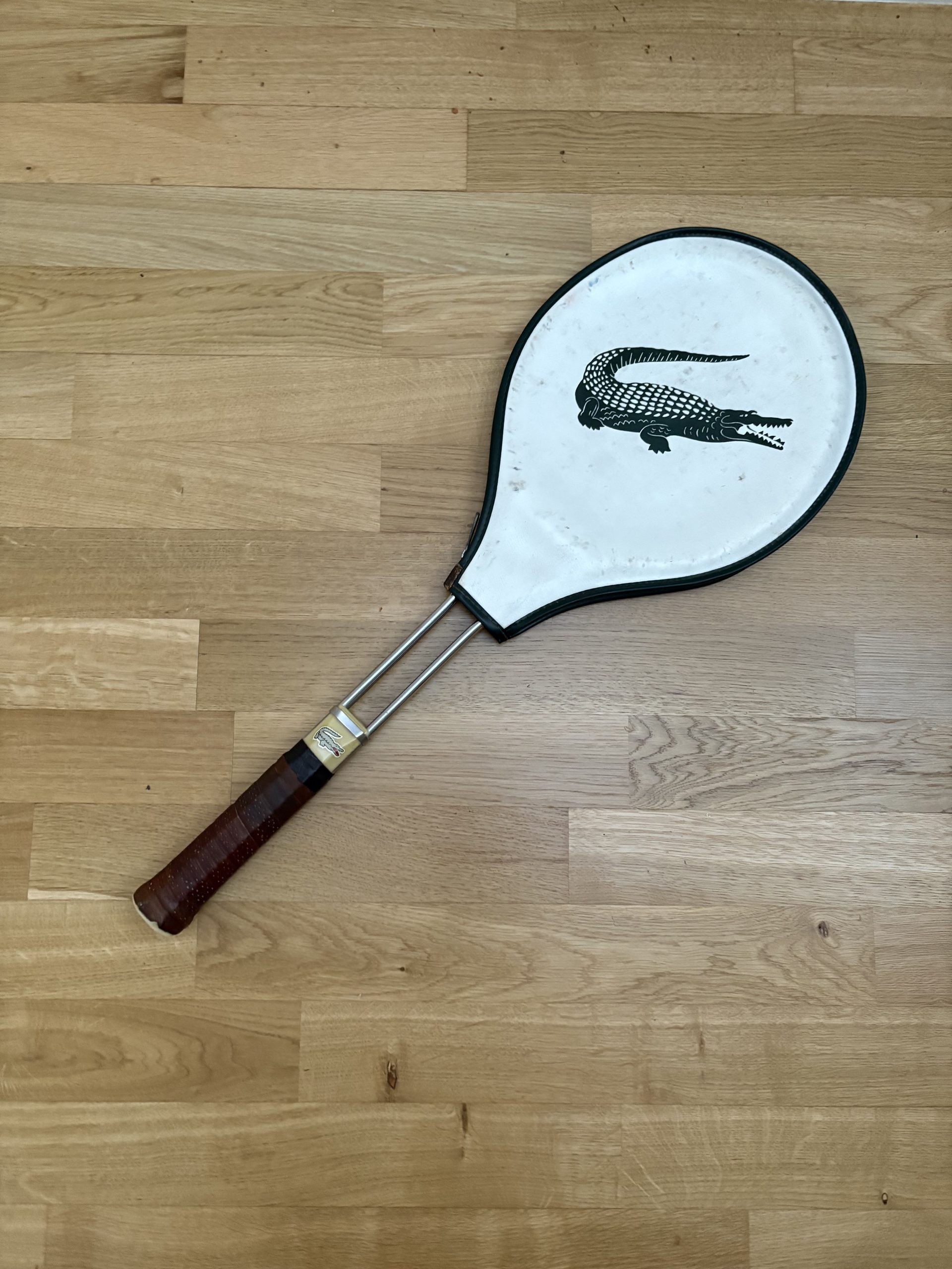 Lacoste Vintage Tennisschläger Krokodil-Logo mit Hülle