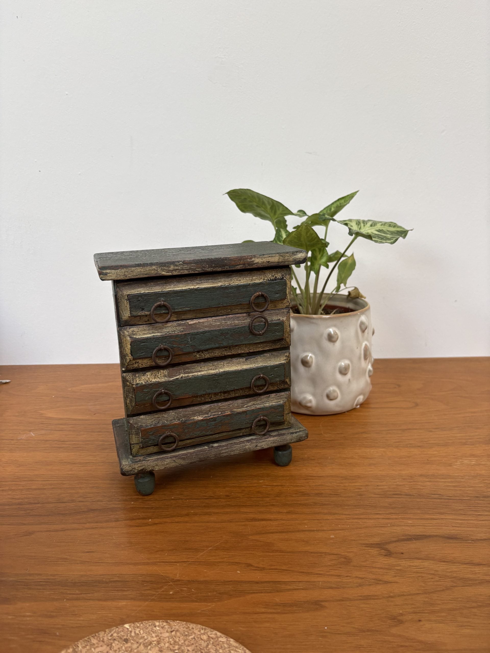Vintage Mini-Kommode Schmuckkästchen Holz Patina 4 Schubladen
