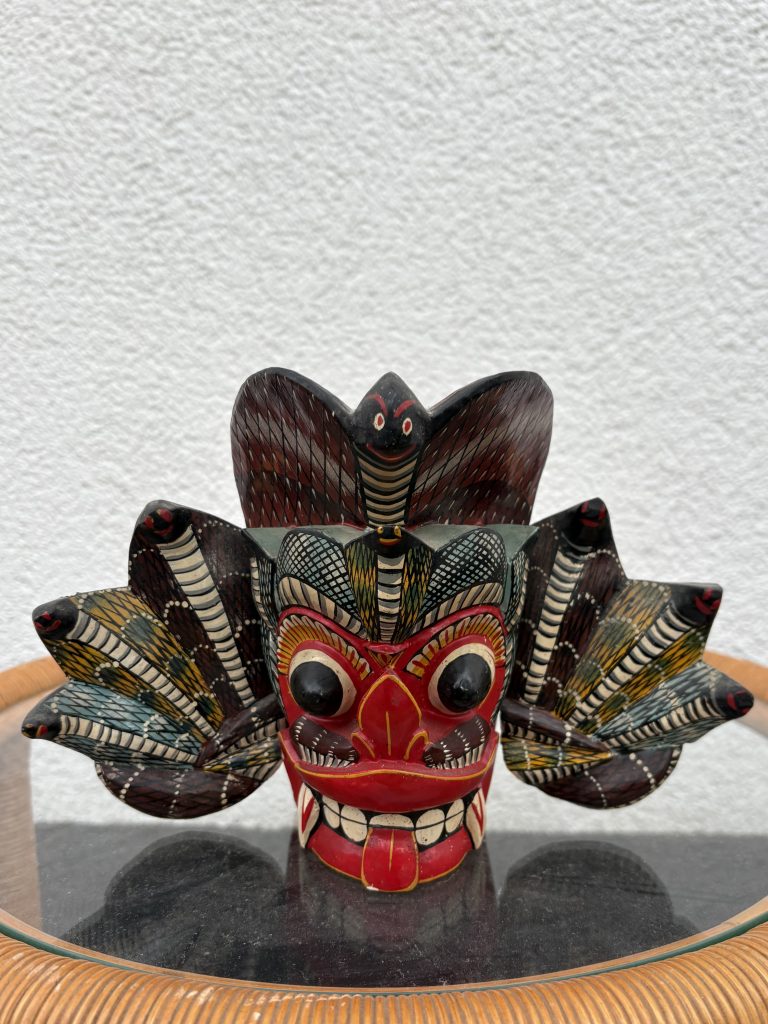 Sri Lanka Maske Bahirawa Holz geschnitzt Kobra Krone Vintage