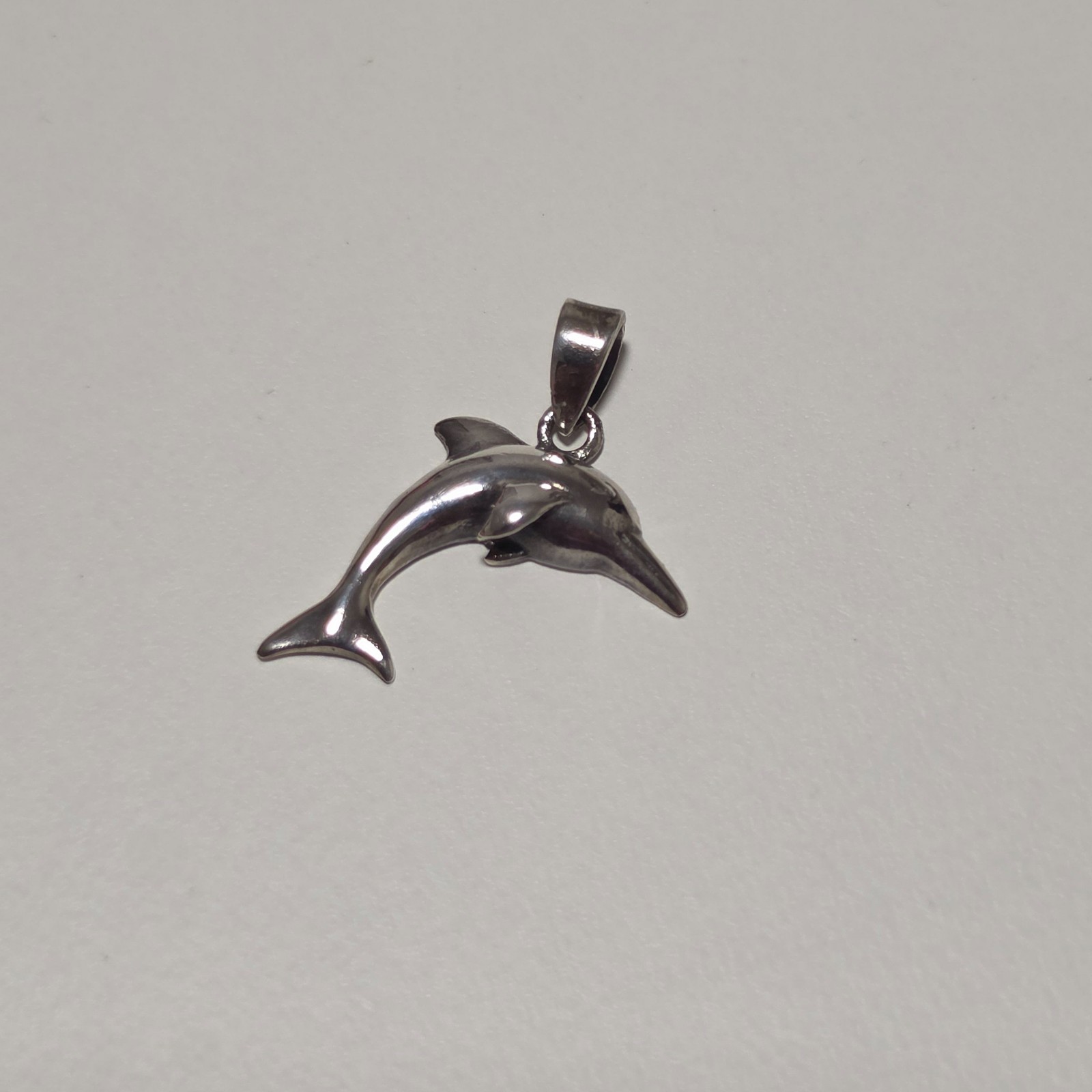 925 Silver Dolphin Pendant .b6