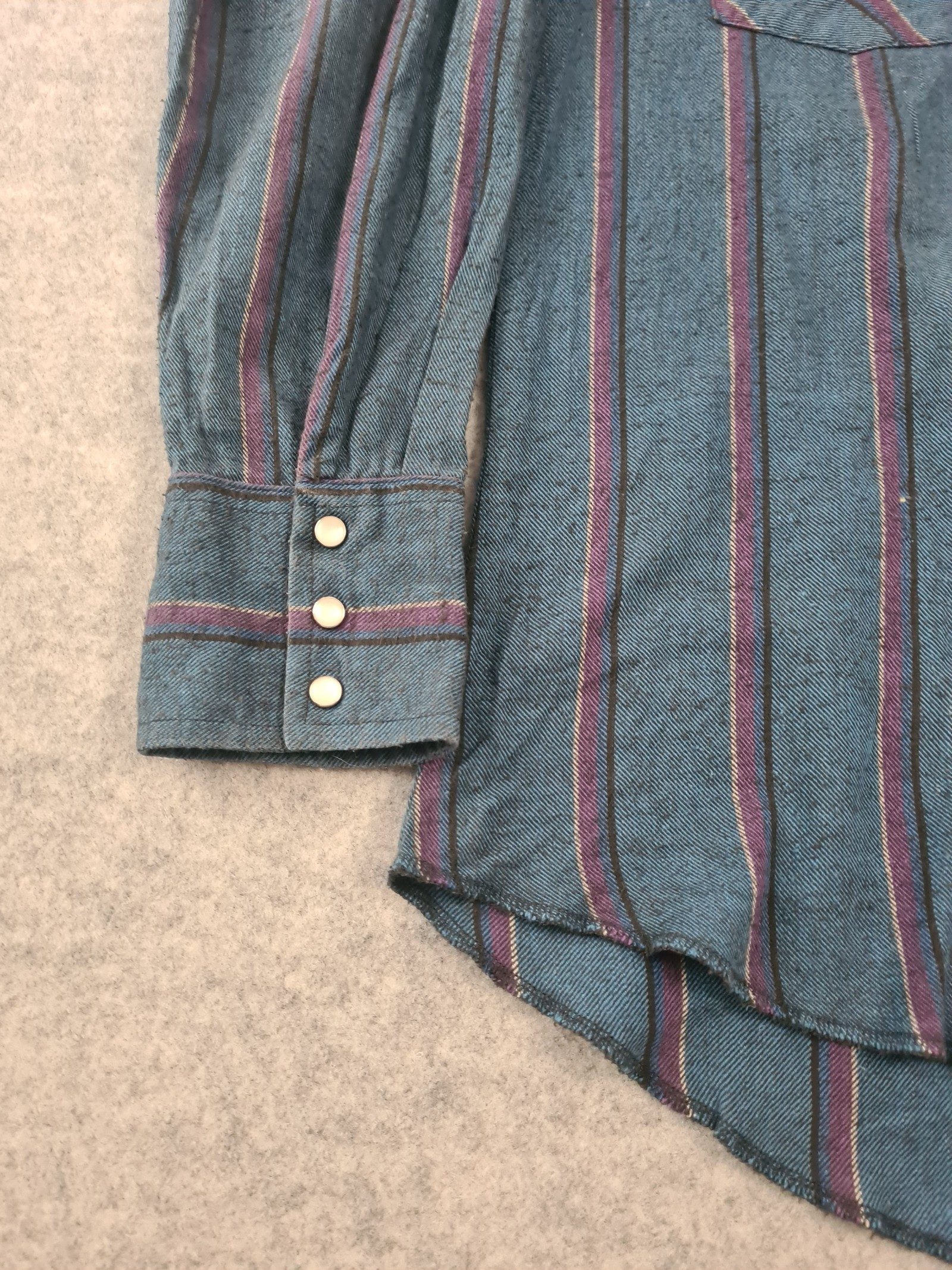 Wrangler Men’s Blue Purple Stripe Western Shirt Medium 1128 image 2