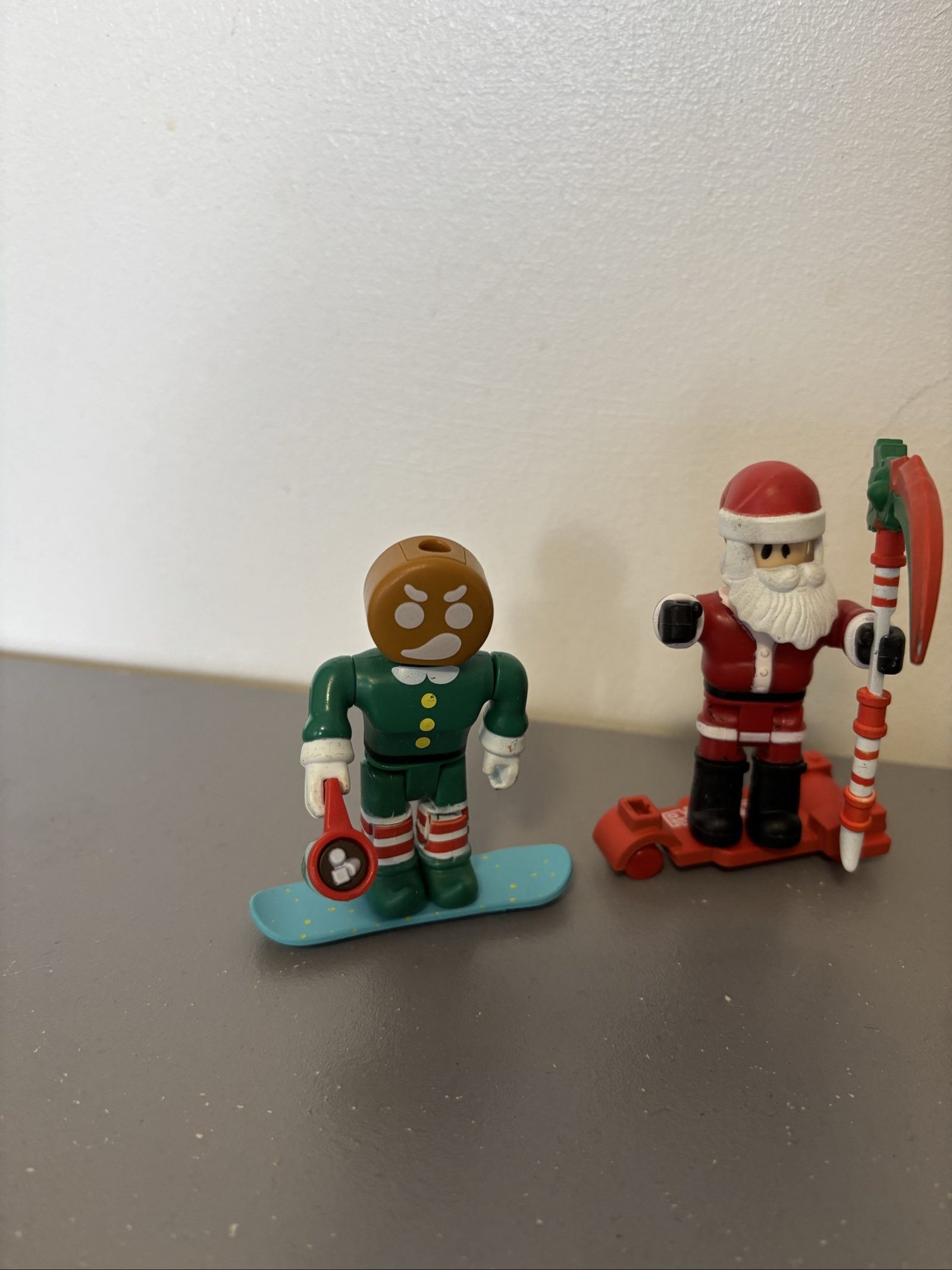 Roblox Christmas Collectible Figures Set of 6 Multicolour image 2