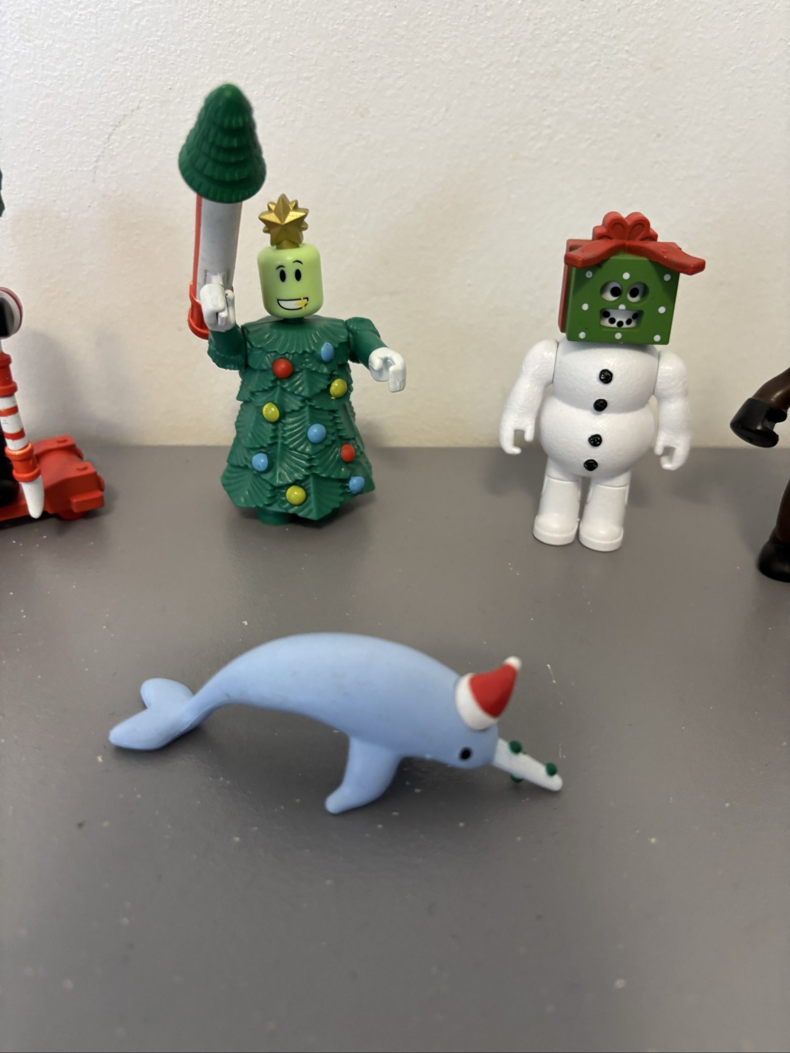 Roblox Christmas Collectible Figures Set of 6 Multicolour image 6