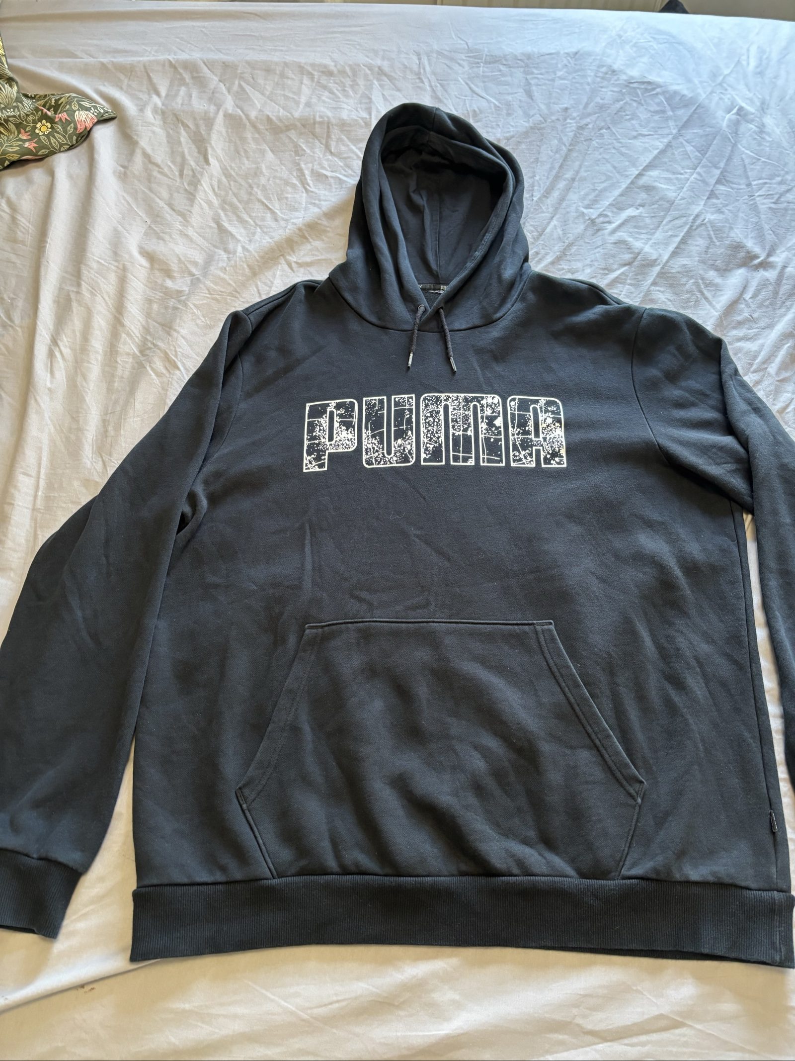 Puma Black & White Men's Hoodie xl Distressed Logo