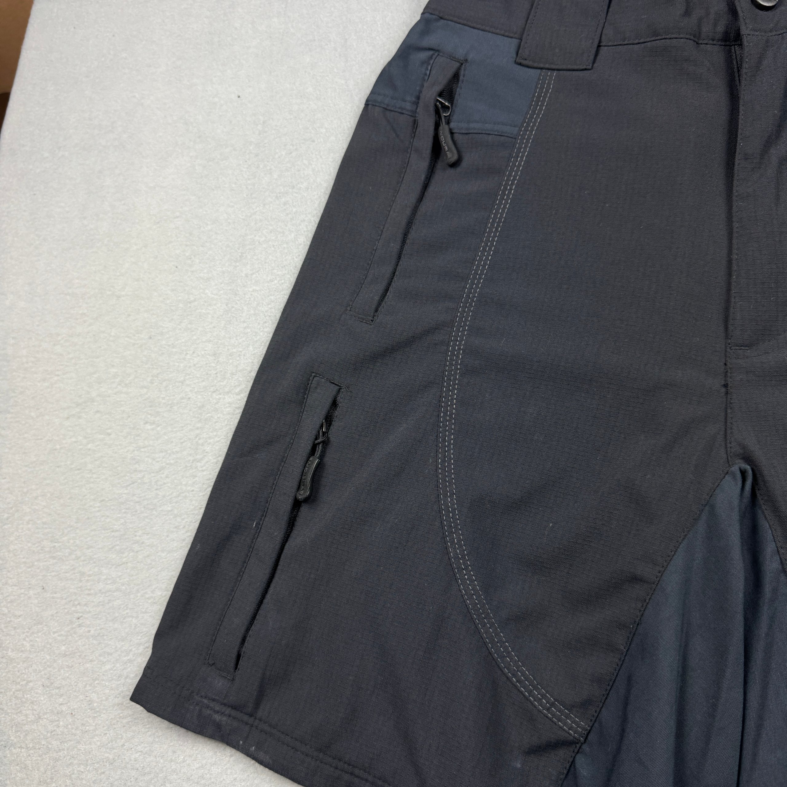 Endura Black Cargo Shorts Size S Multi-Pocket image 4