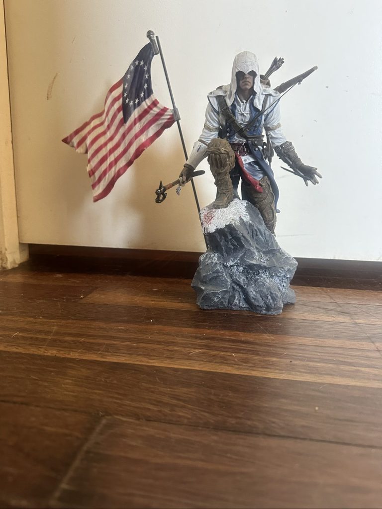 Ubisoft Assassin's Creed III Connor Statue Figurine Grey & White