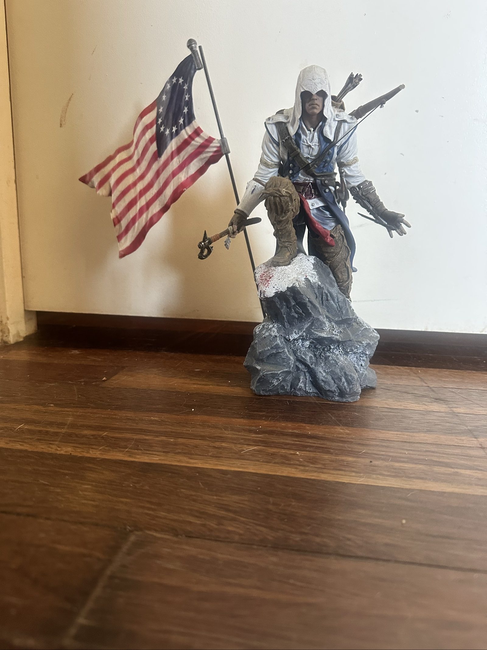 Ubisoft Assassin's Creed III Connor Statue Figurine Grey & White