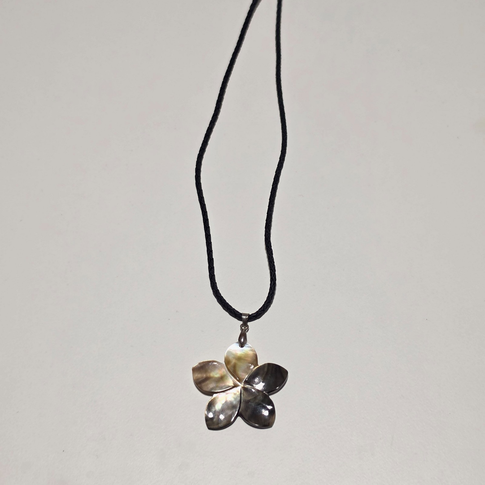 Mother of pearl Flower Pendant Necklace .b3 image 2