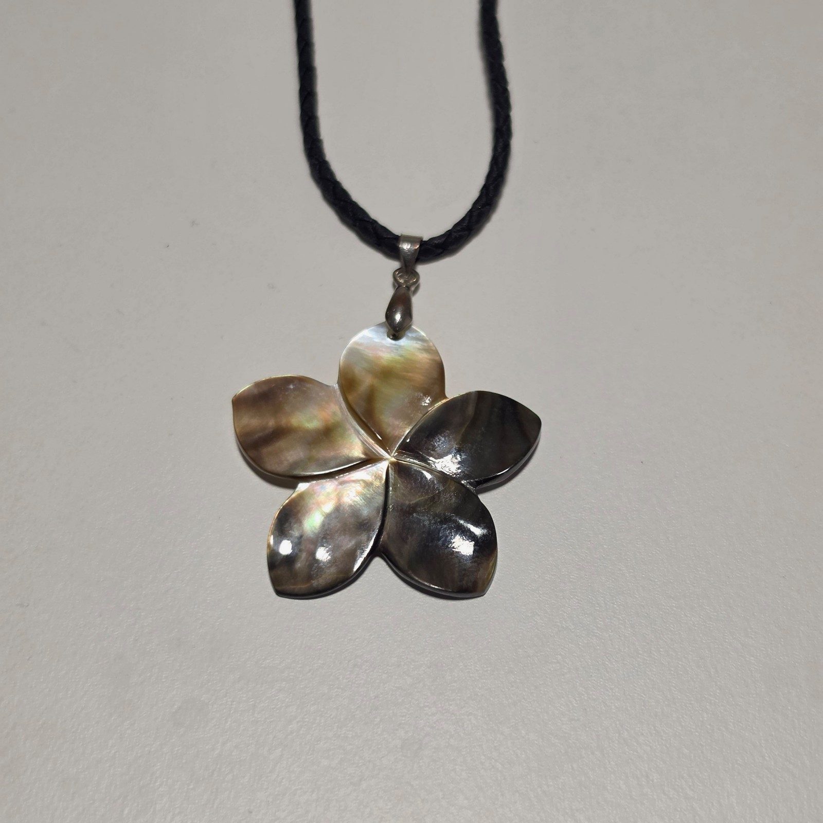 Mother of pearl Flower Pendant Necklace .b3 image 3