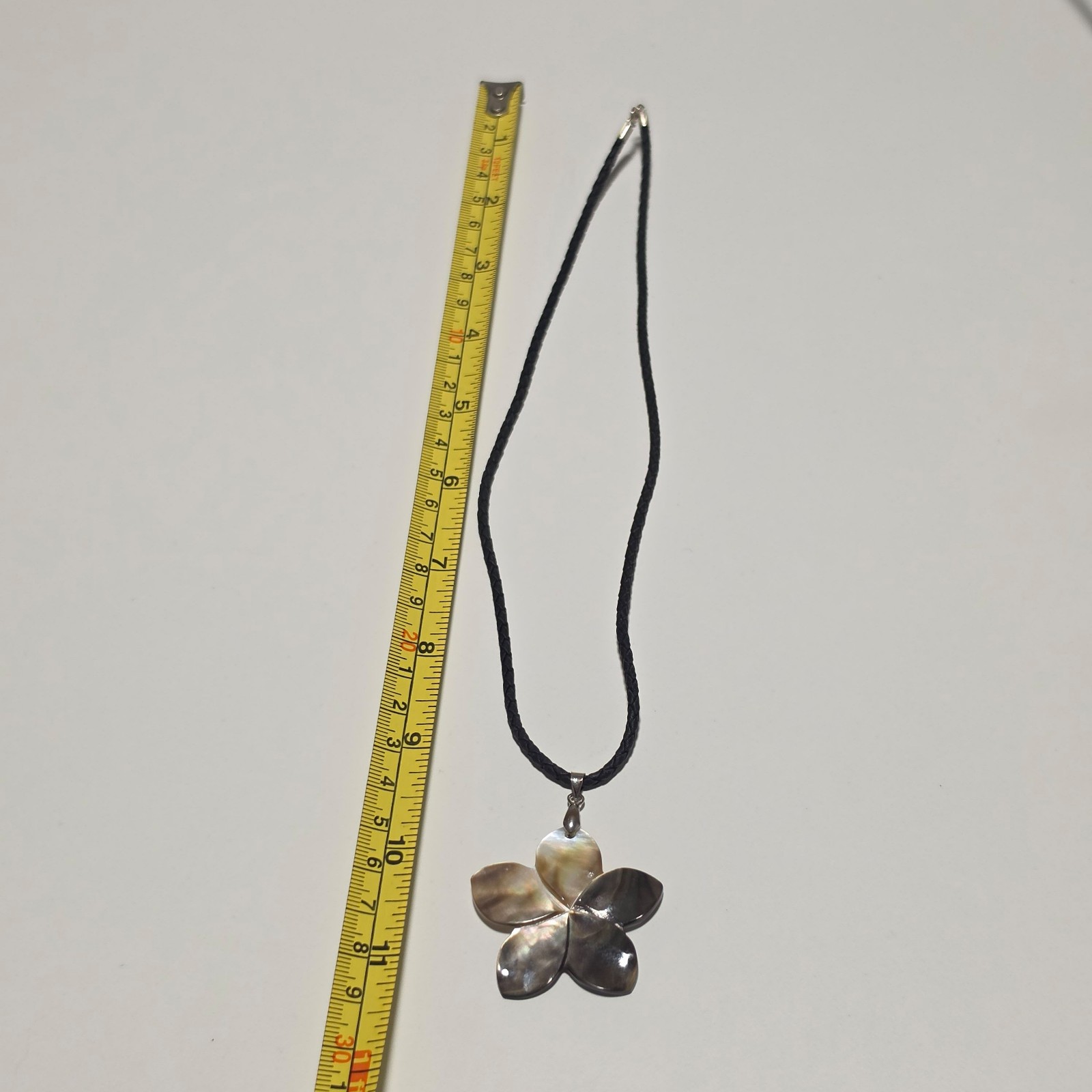 Mother of pearl Flower Pendant Necklace .b3 image 4