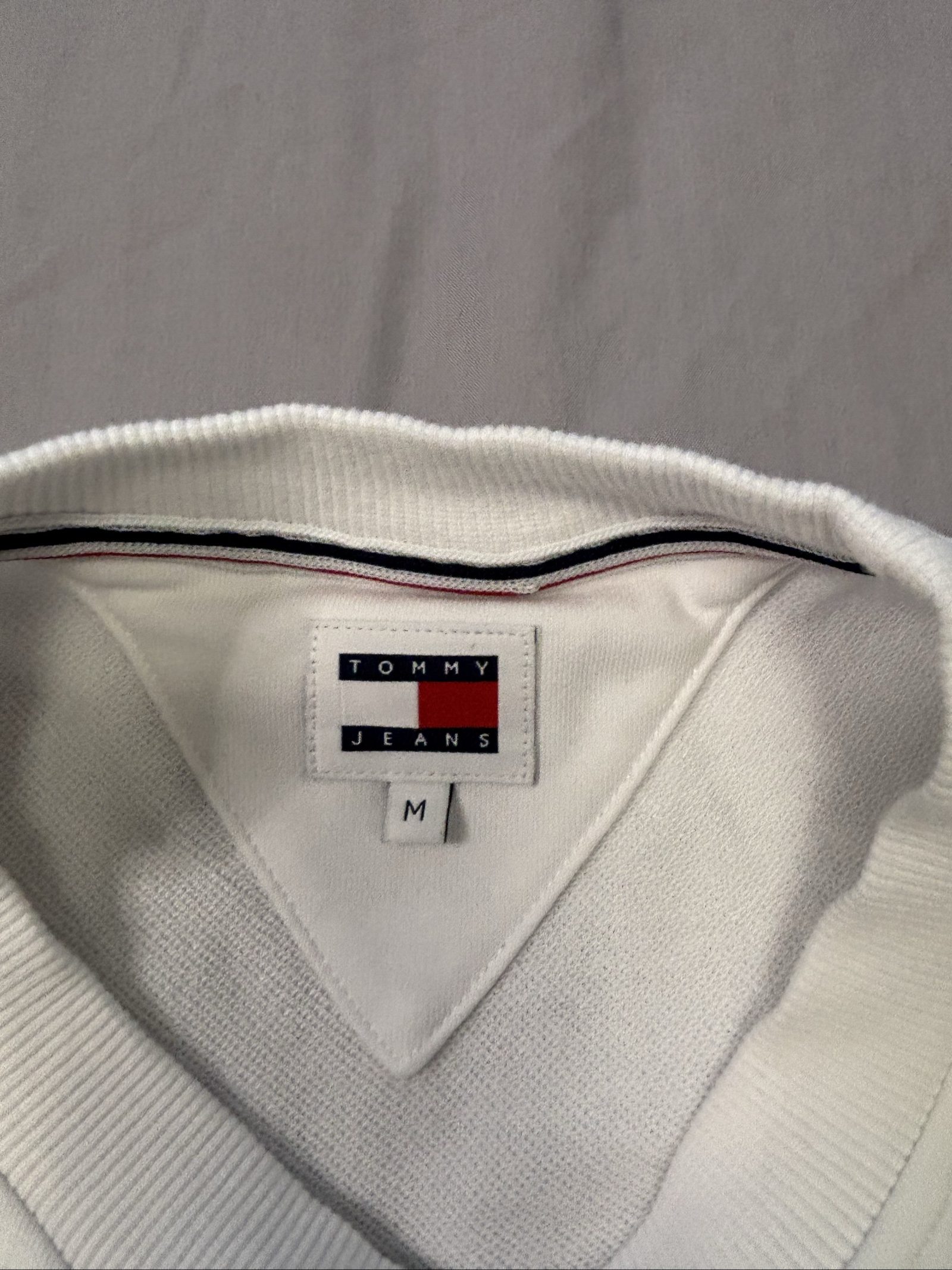 Tommy Jeans White Cropped Crewneck Sweatshirt Medium image 4
