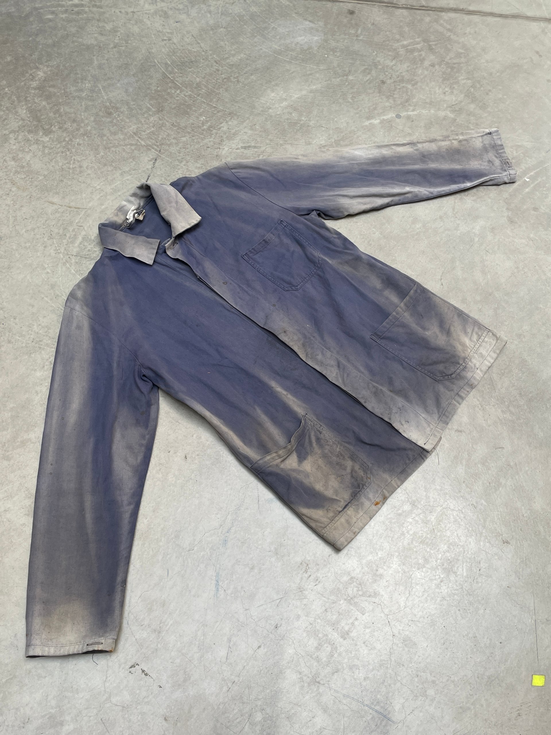 Rare 50s naturaly Sunfaded workwear chore coat / railroad jacket size elongated XL image 3