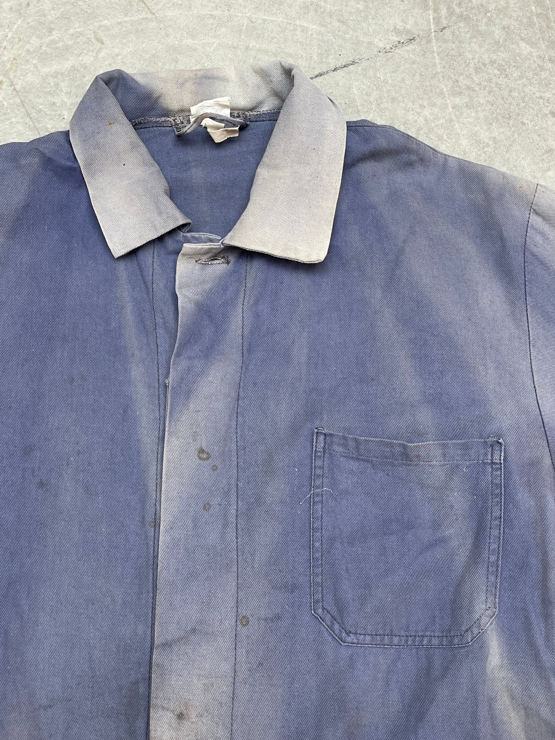 Rare 50s naturaly Sunfaded workwear chore coat / railroad jacket size elongated XL image 6