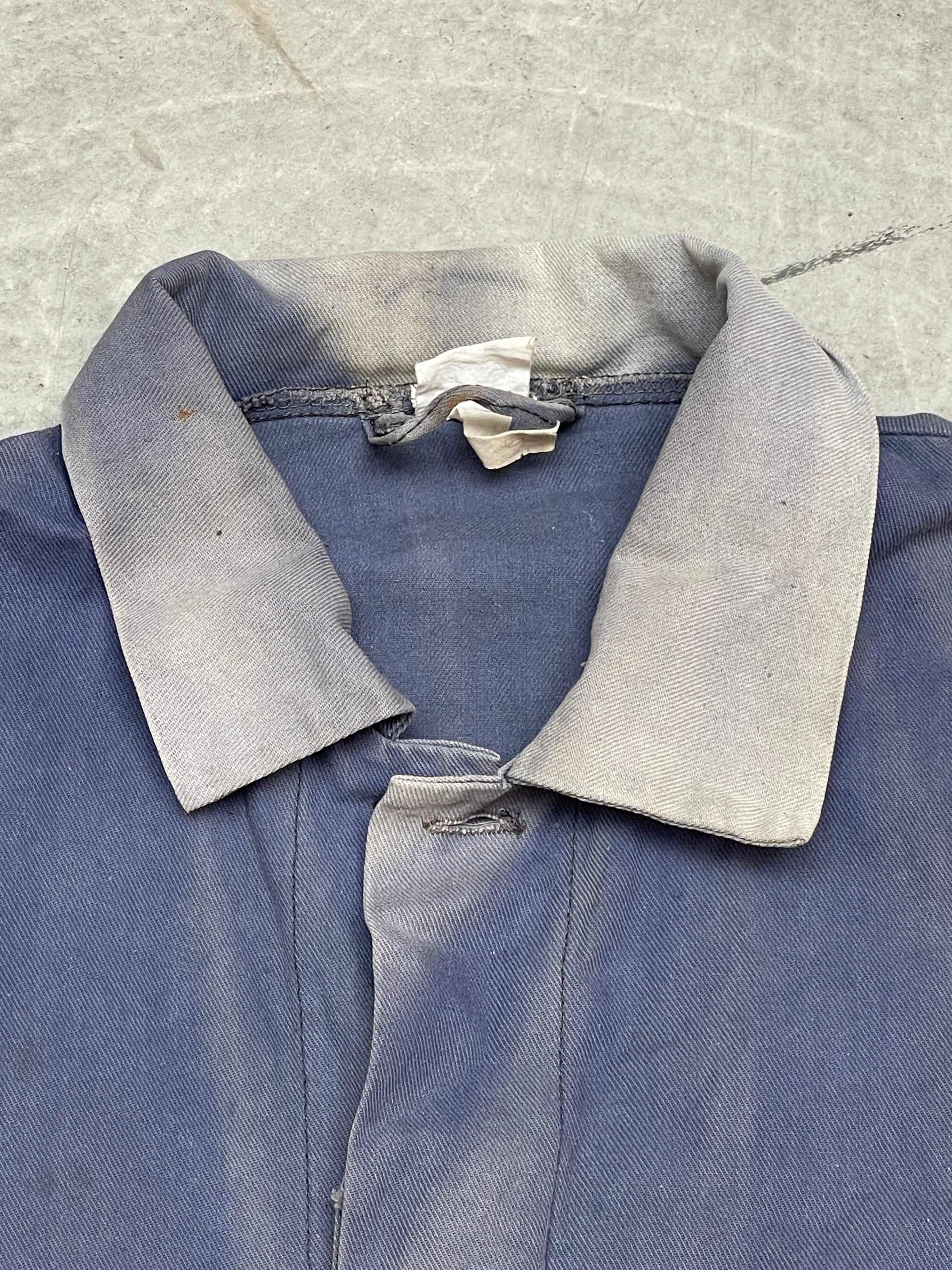 Rare 50s naturaly Sunfaded workwear chore coat / railroad jacket size elongated XL image 9