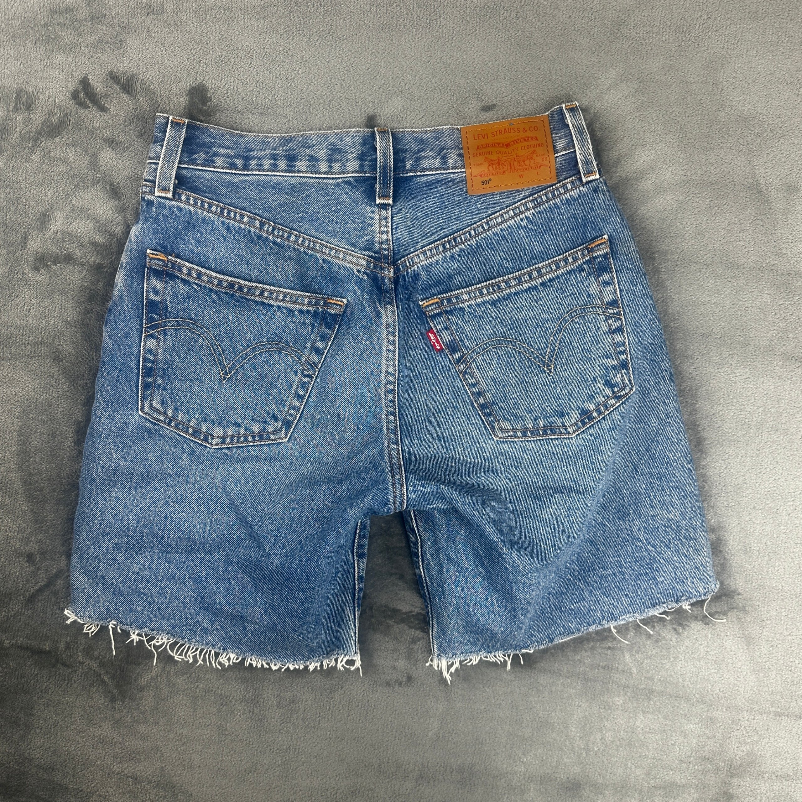 Levi's Premium 501 '90s Denim Shorts – Size W24 Raw Hem Mid Wash image 8