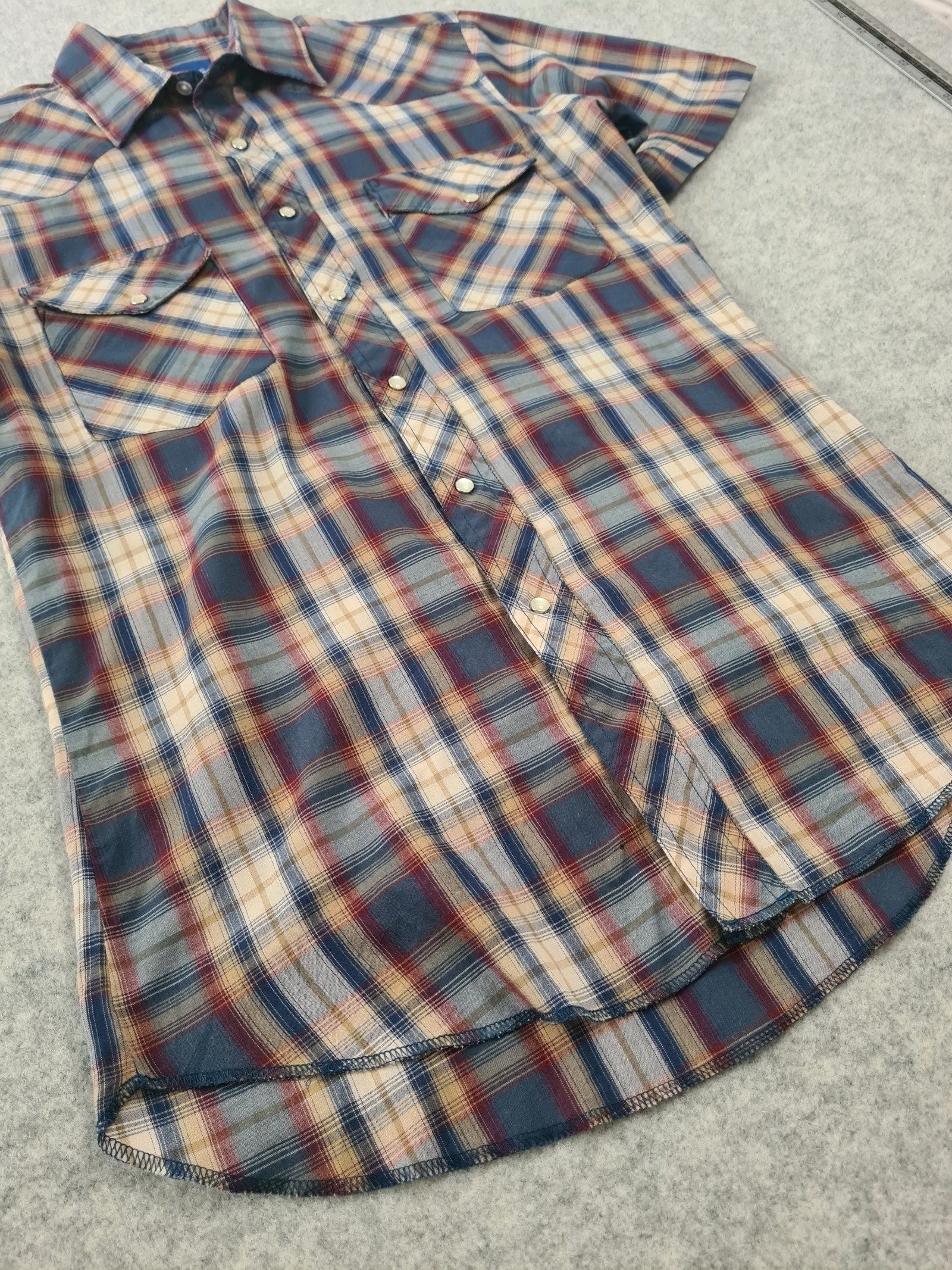Wrangler Western Shirt Blue Beige Red Check Short Sleeve Pearl Snap Medium 1126 image 2