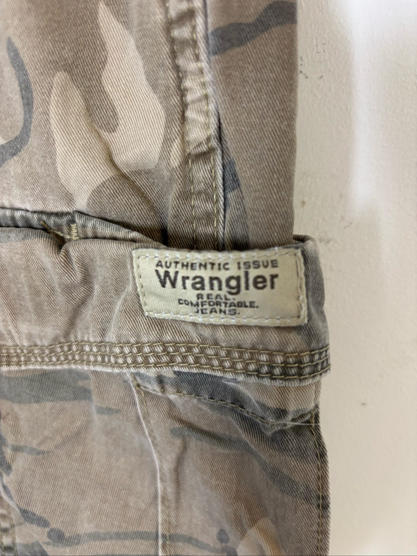 Wrangler Men's Beige & Brown Camouflage Cargo Shorts 36 image 2