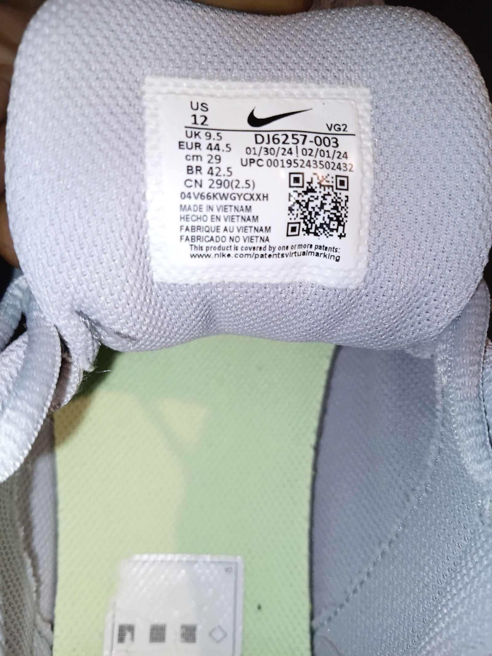 Nike Unisex Grey & White Running Trainers UK 4 image 6