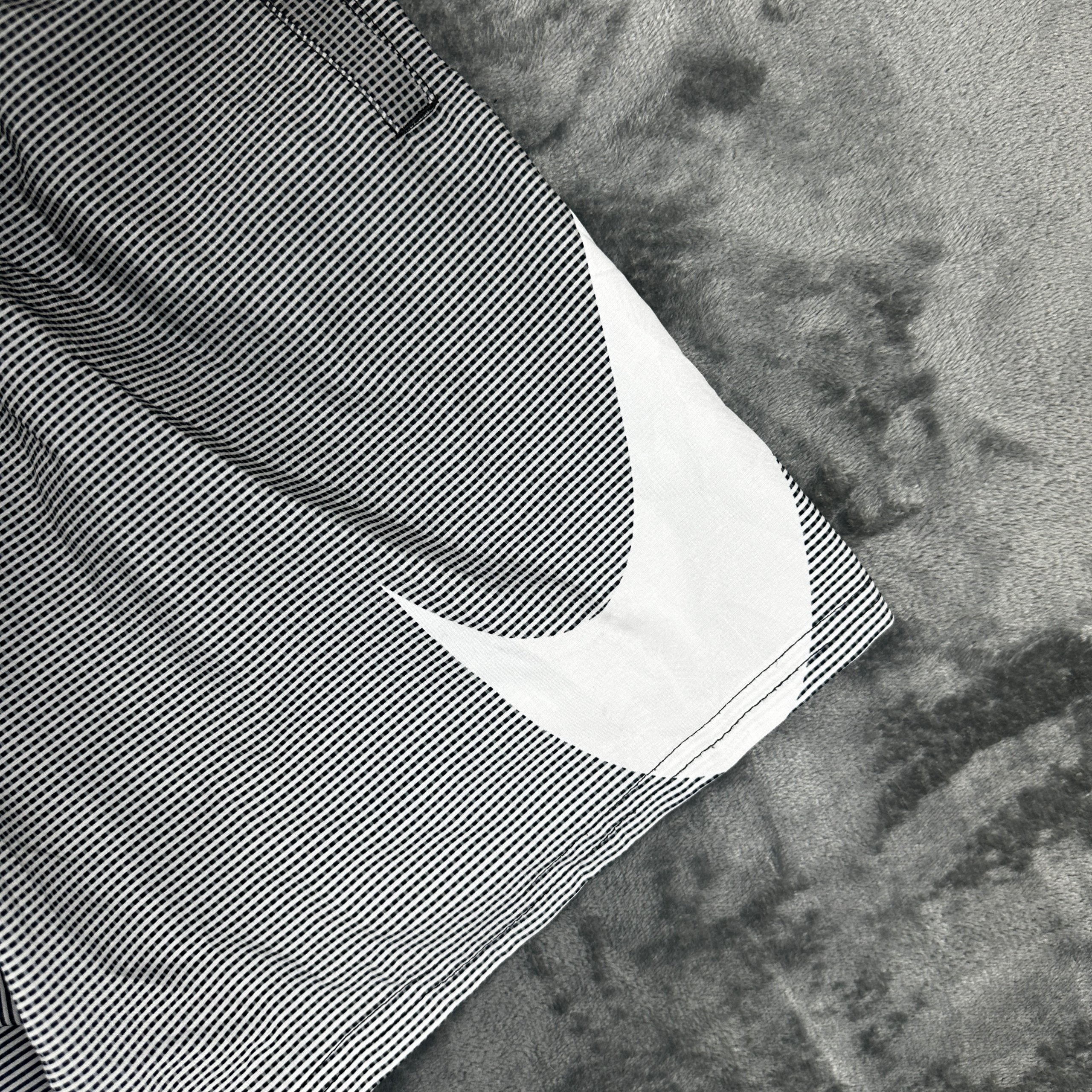 Nike Gradient Swoosh Shorts Men's Large Black/Grey image 2