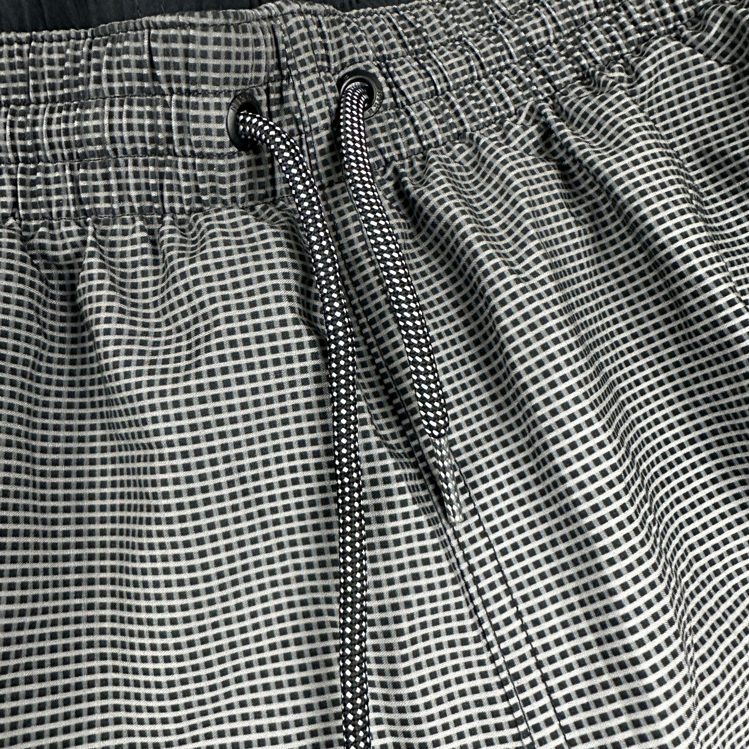Nike Gradient Swoosh Shorts Men's Large Black/Grey image 3