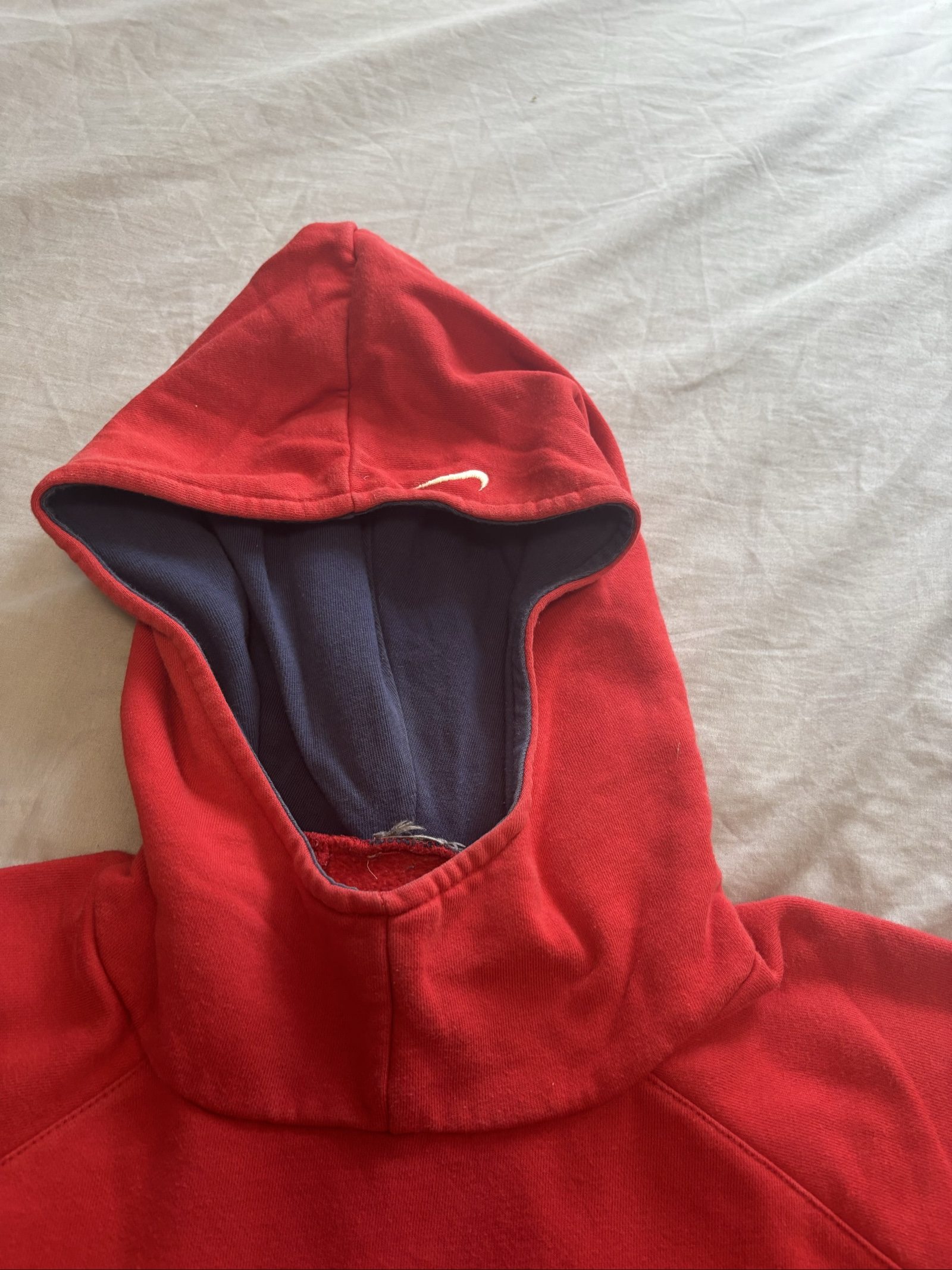 Nike Red & Navy Hoodie Large Athletic Jumper. image 3