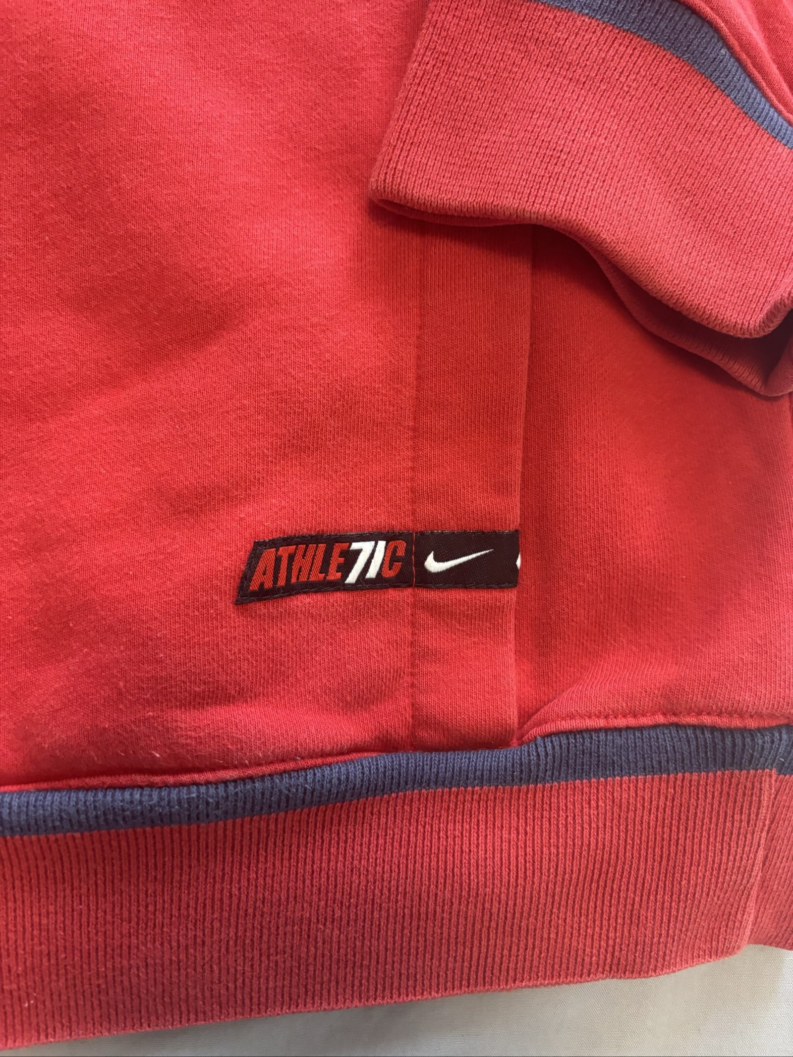 Nike Red & Navy Hoodie Large Athletic Jumper. image 4