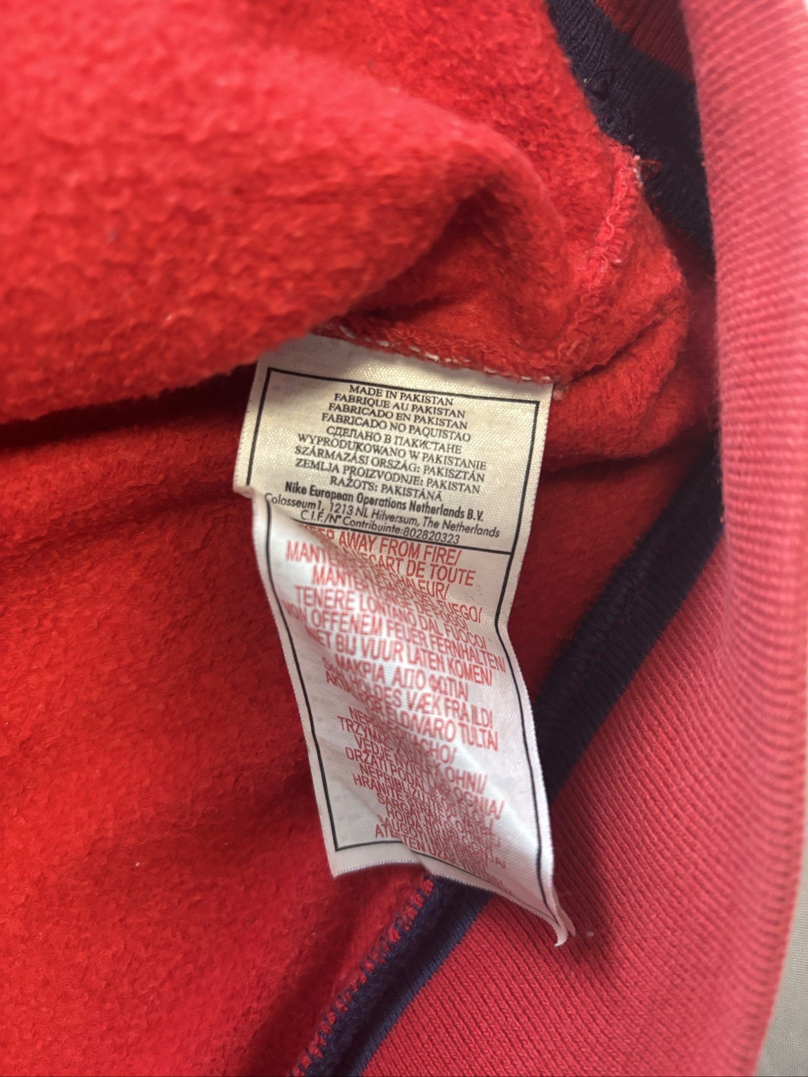 Nike Red & Navy Hoodie Large Athletic Jumper. image 5