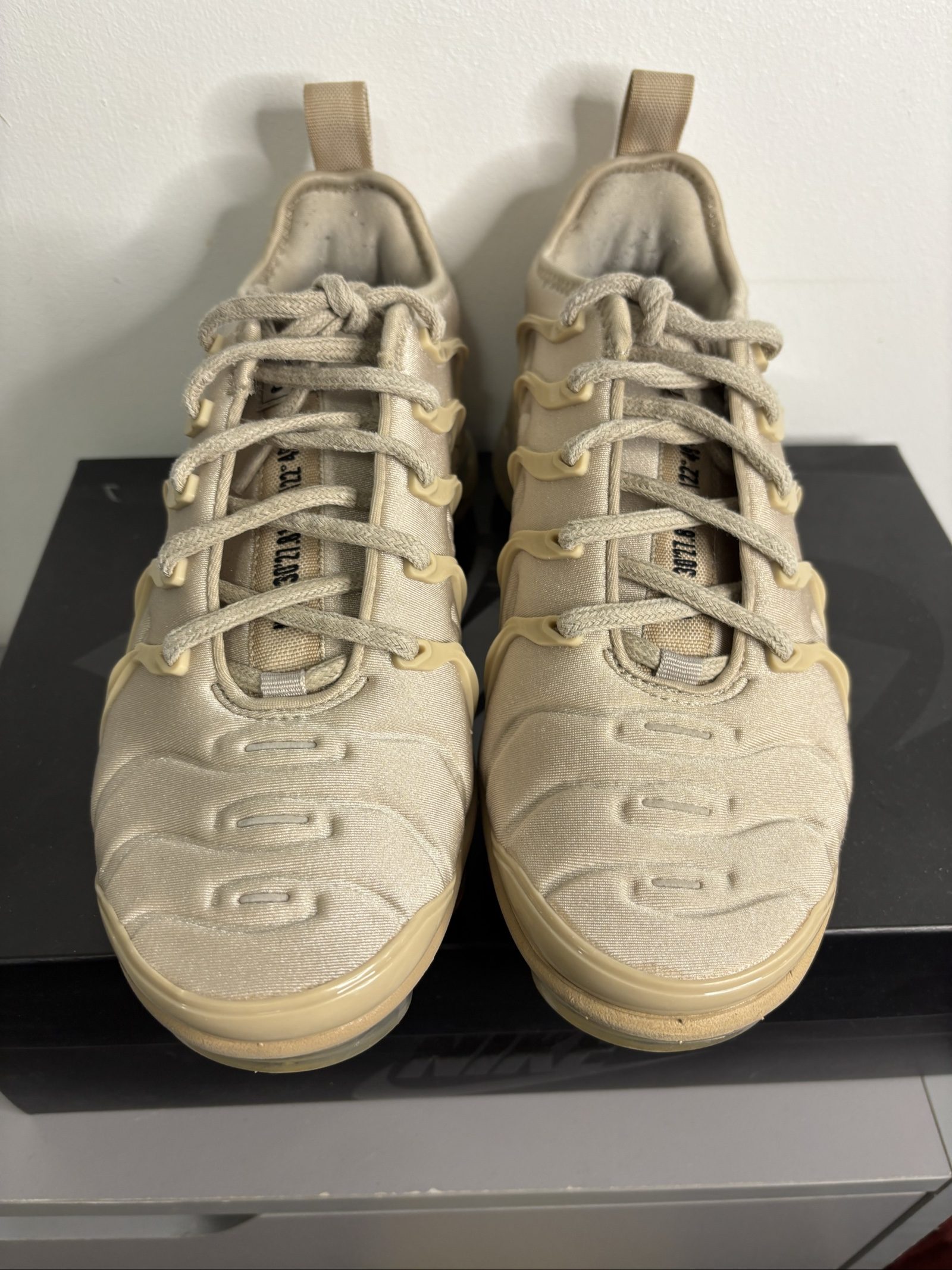 Nike Beige Vapormax Plus Sneakers UK 5 image 2