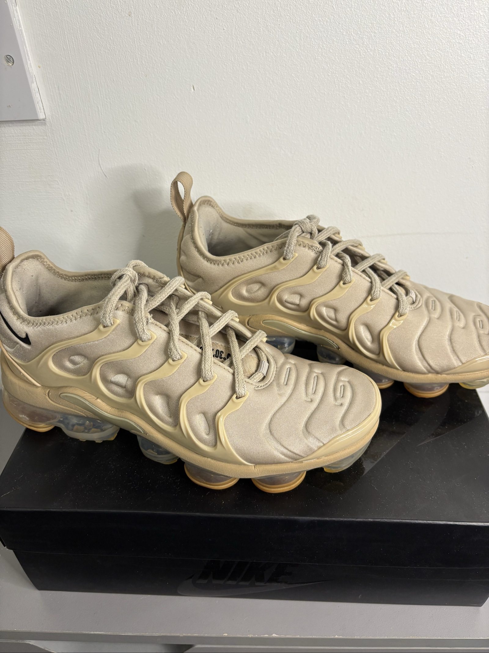 Nike Beige Vapormax Plus Sneakers UK 5 image 3