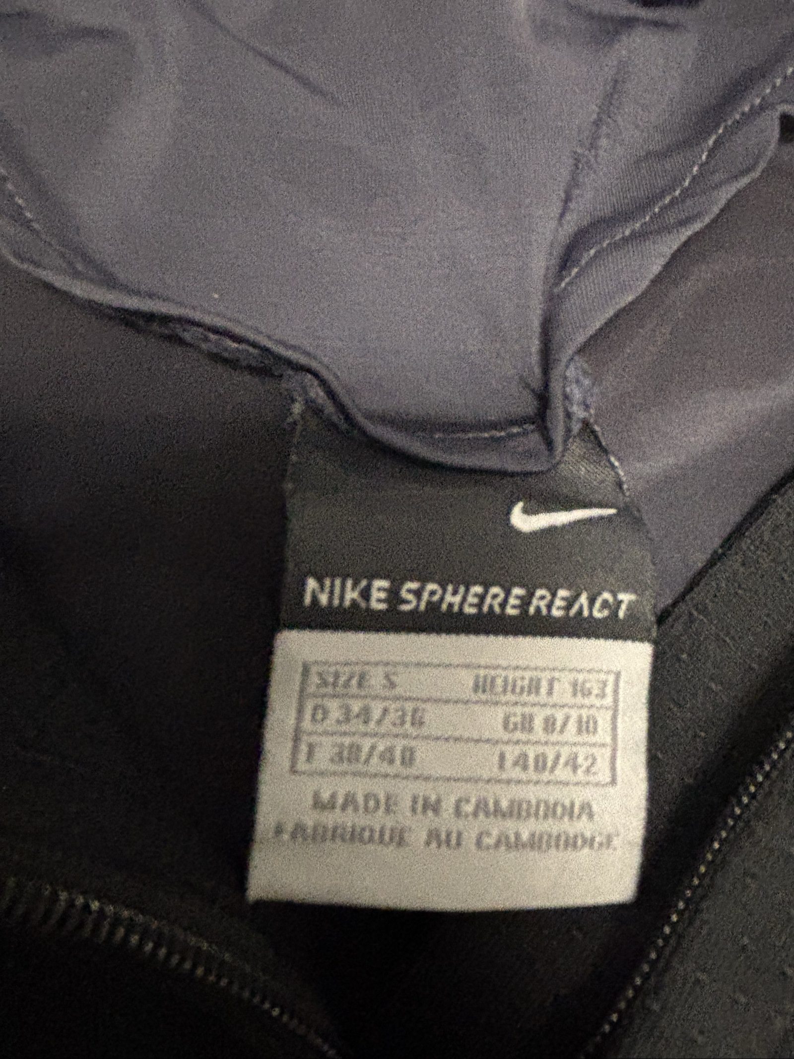 Nike Black & Grey Sphere React women’s Small Half Zip Top image 4