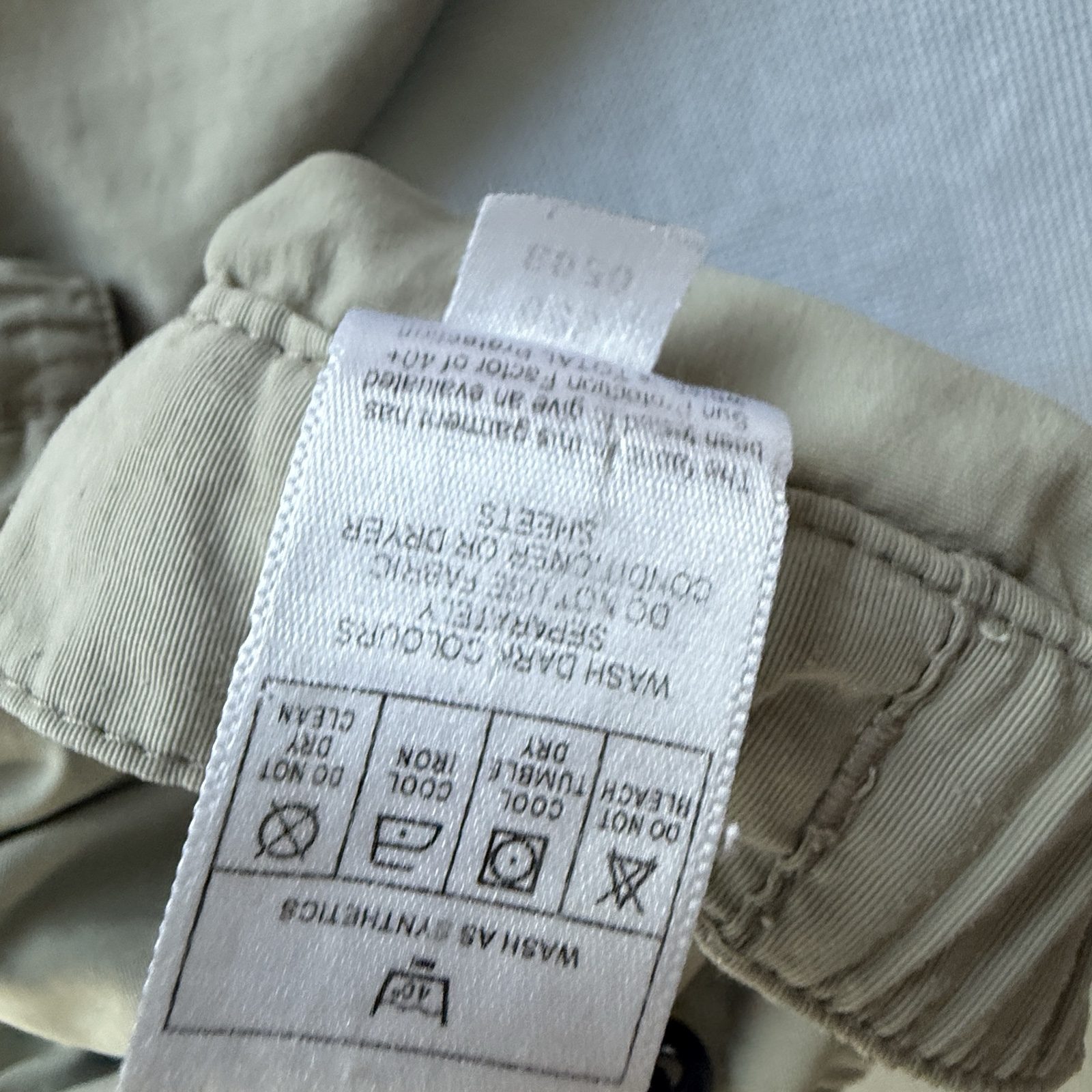 Rohan Women’s M Beige Convertible Zip-Off Walking Cargo Trousers Hiking image 7
