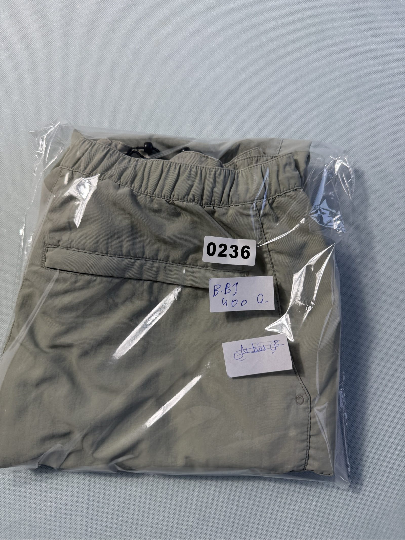 Rohan Women’s M Beige Convertible Zip-Off Walking Cargo Trousers Hiking image 10