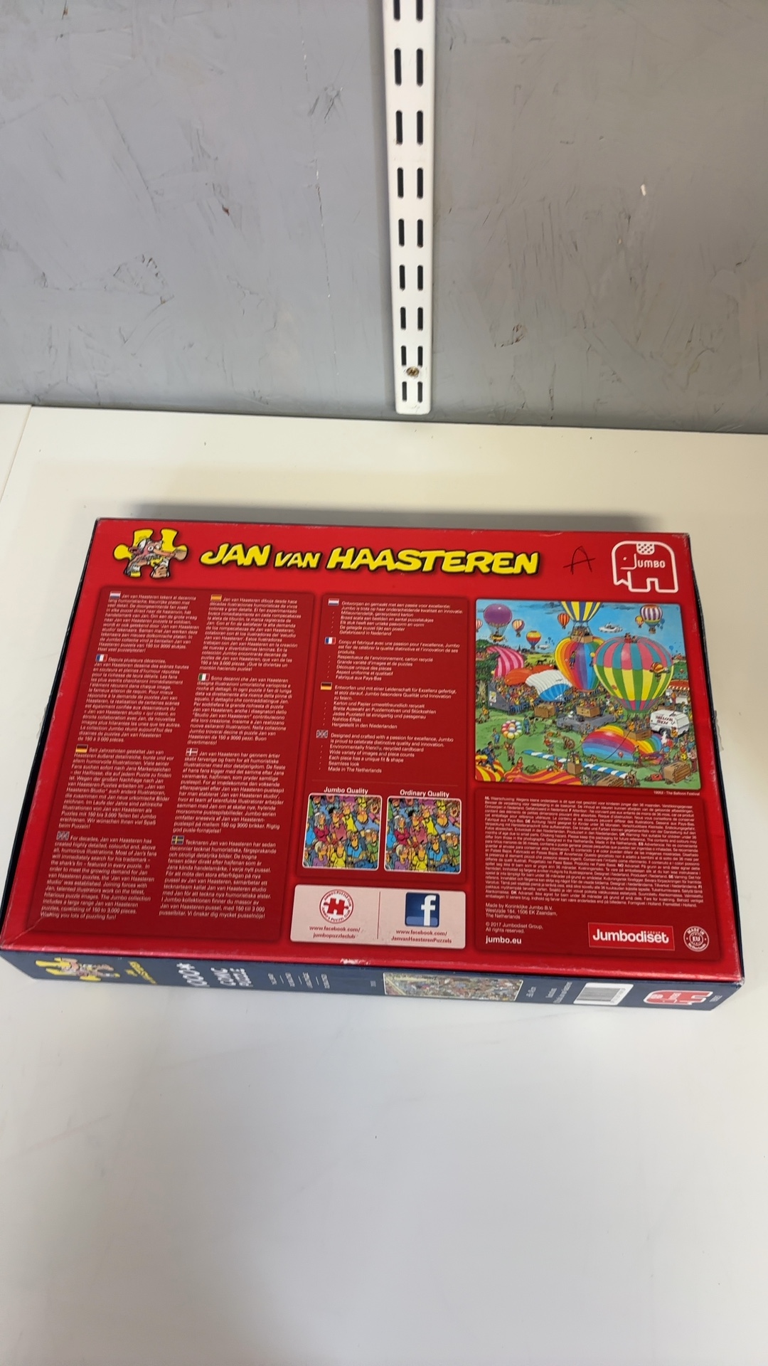 Jumbo Jan Van Haasteren 'The Library' 1000+ Piece Comic Puzzle 1 piece missing