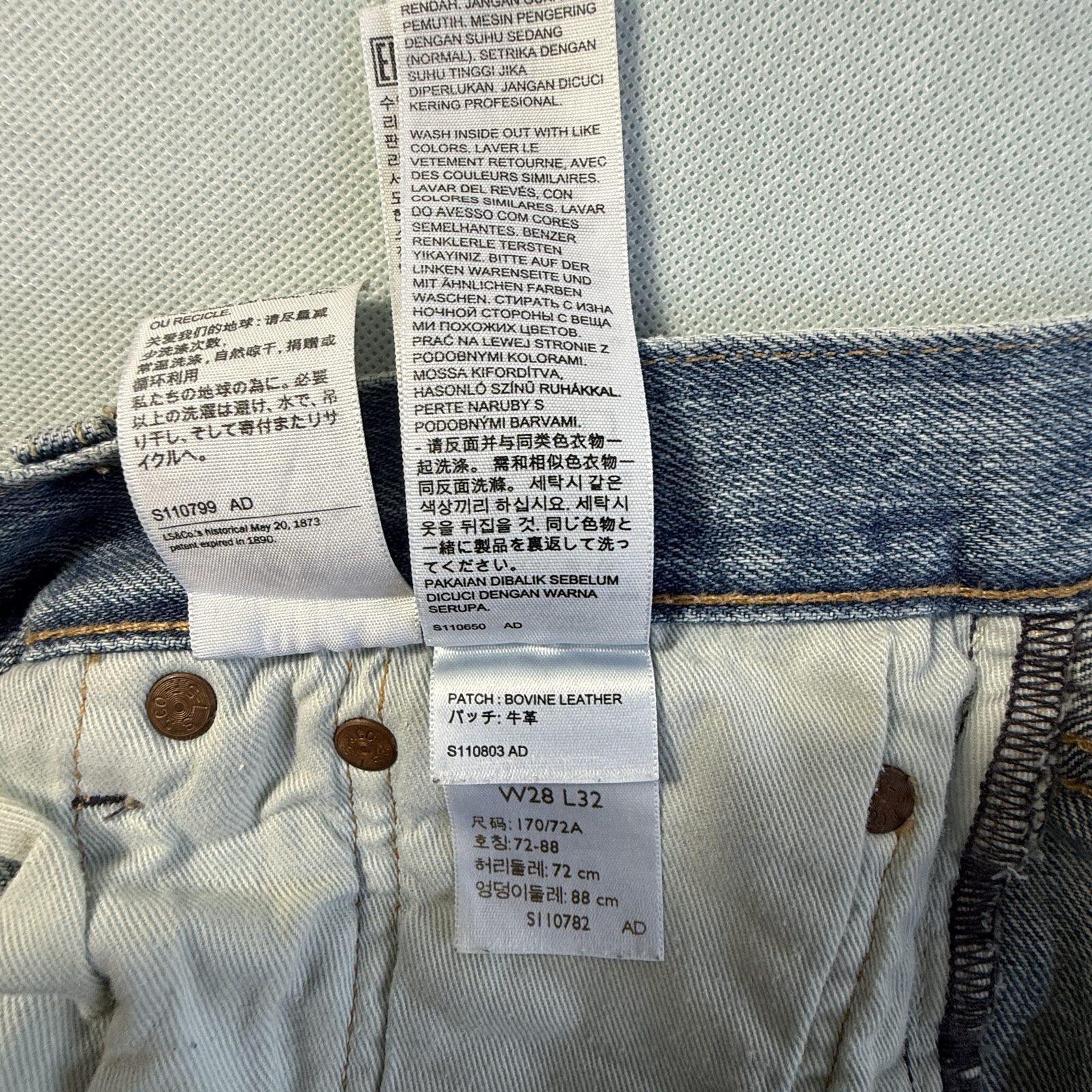 Levi’s 501 Original Fit Men’s Jeans W28 L32 Light Blue Made in USA Cotton image 4