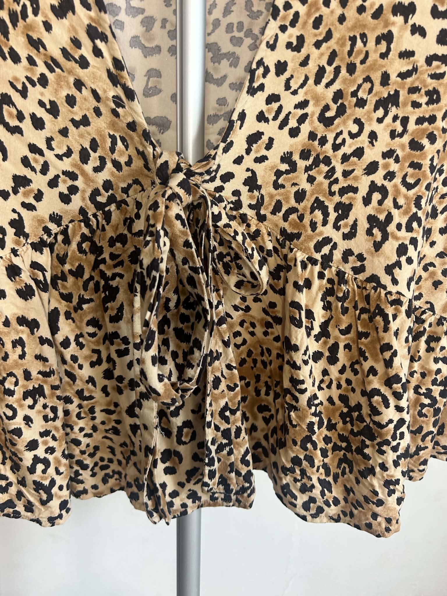 ASOS Design Women's Leopard Print short sleve Tie-Front Top UK 16 image 2