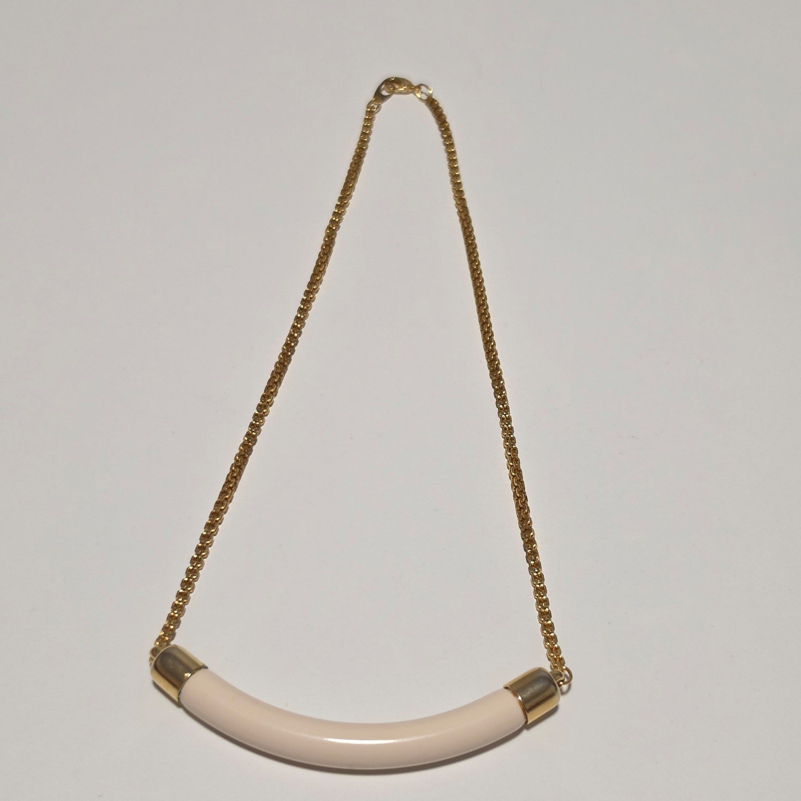 Costume Gold tone Necklace .b3